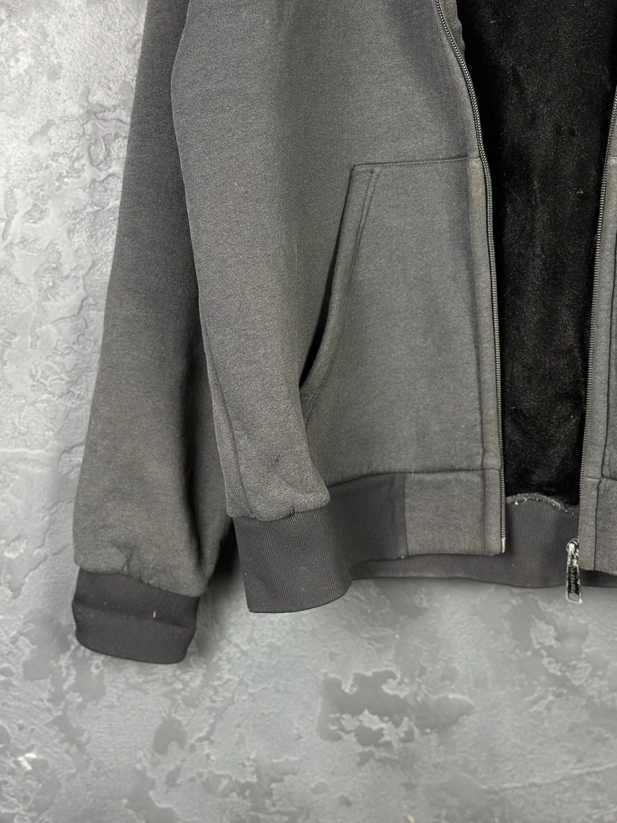 Carhartt × Vintage Vintage Carhartt Black Thermal Lined Zip Hoodie Sweatshirt Size US L / EU 52-54 / 3 - 3 Thumbnail
