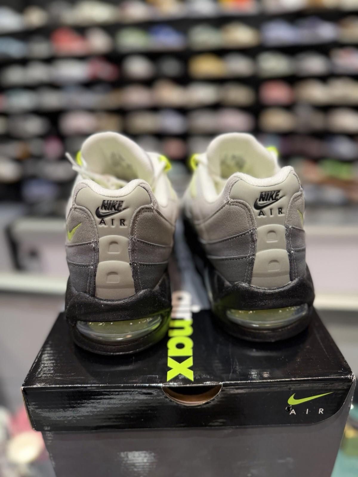 Nike Size 9.5 - Nike Air Max 95 OG 2025/2026 Neon (HM4740 001) Size US 9.5 / EU 42-43 - 9 Thumbnail