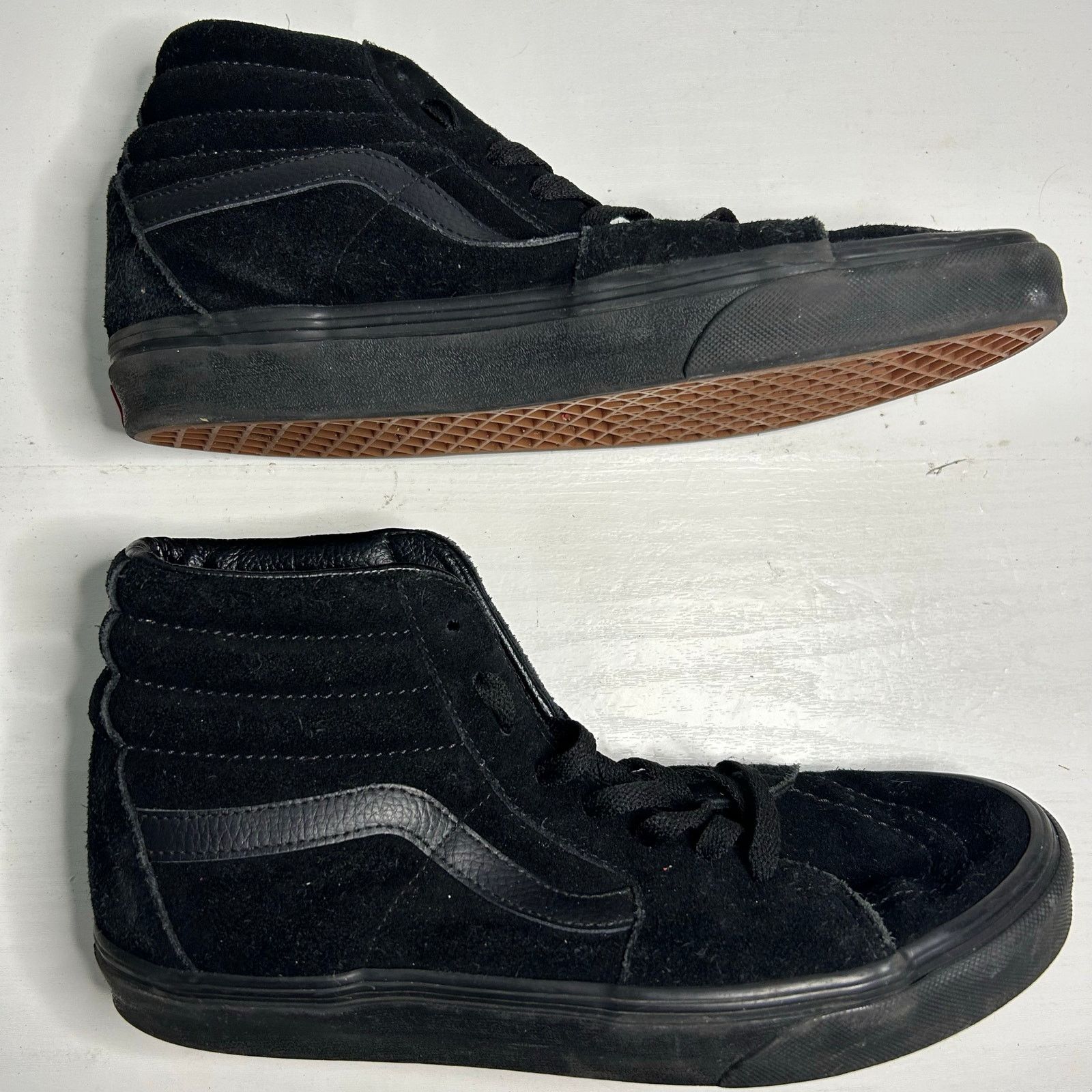 Vans Vans Sk8-Hi Black Suede High Tops Men’s 8 Women’s 9.5 Size US 8 / EU 41 - 11 Thumbnail