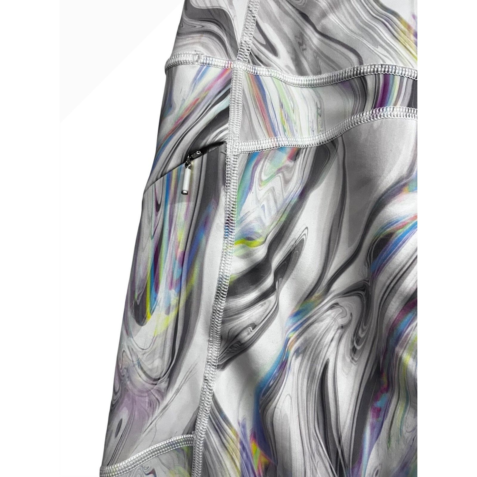 Athleta Athleta Marble Glitch Crop Run Leggings Small Pockets Size 24" / US 00 / IT 34 - 8 Thumbnail
