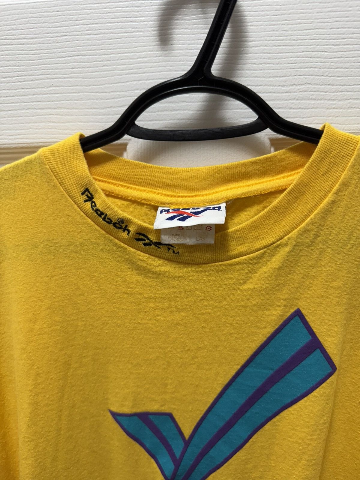 Reebok Reebok Vintage 1994 Collar Text Yellow Victoria Commonwealth Size US L / EU 52-54 / 3 - 6 Thumbnail