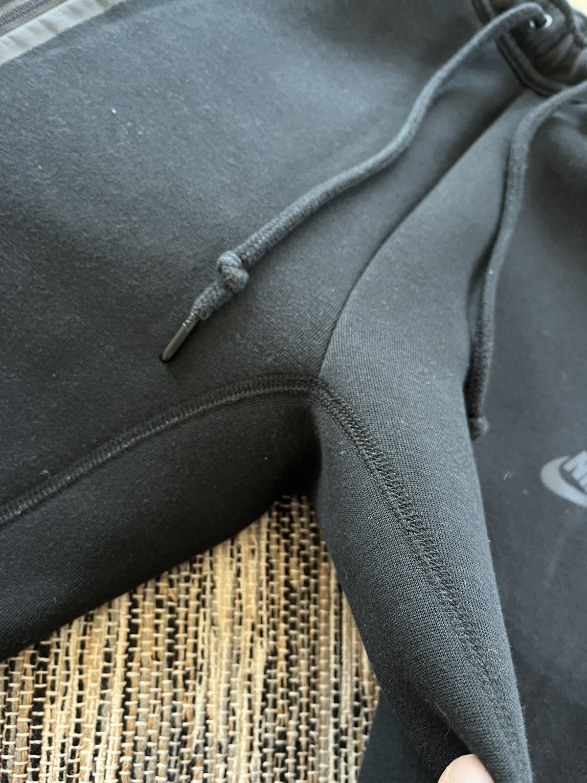 Nike Vintage Nike TechFleece Black Sweatpants Drill Y2K Slim fit Size US 28 / EU 44 - 10 Thumbnail