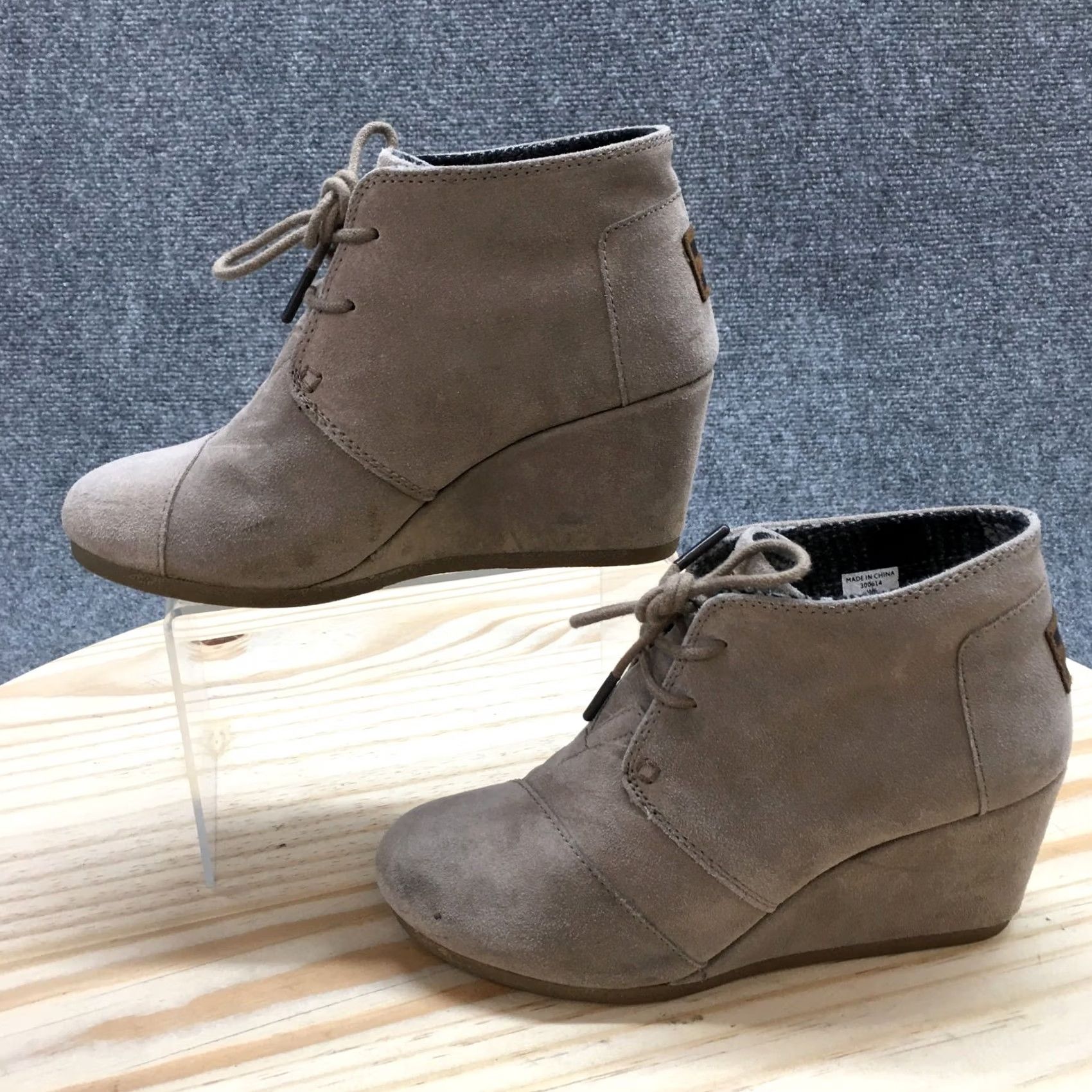 Toms TOMS Boots Womens 6 Desert Wedge Ankle Bootie Gray Suede Casual Lace Up Desert Boots 300614 Wedge Bootie Women Gray Shoes Mens? Size US 6 / IT 36 - 4 Thumbnail