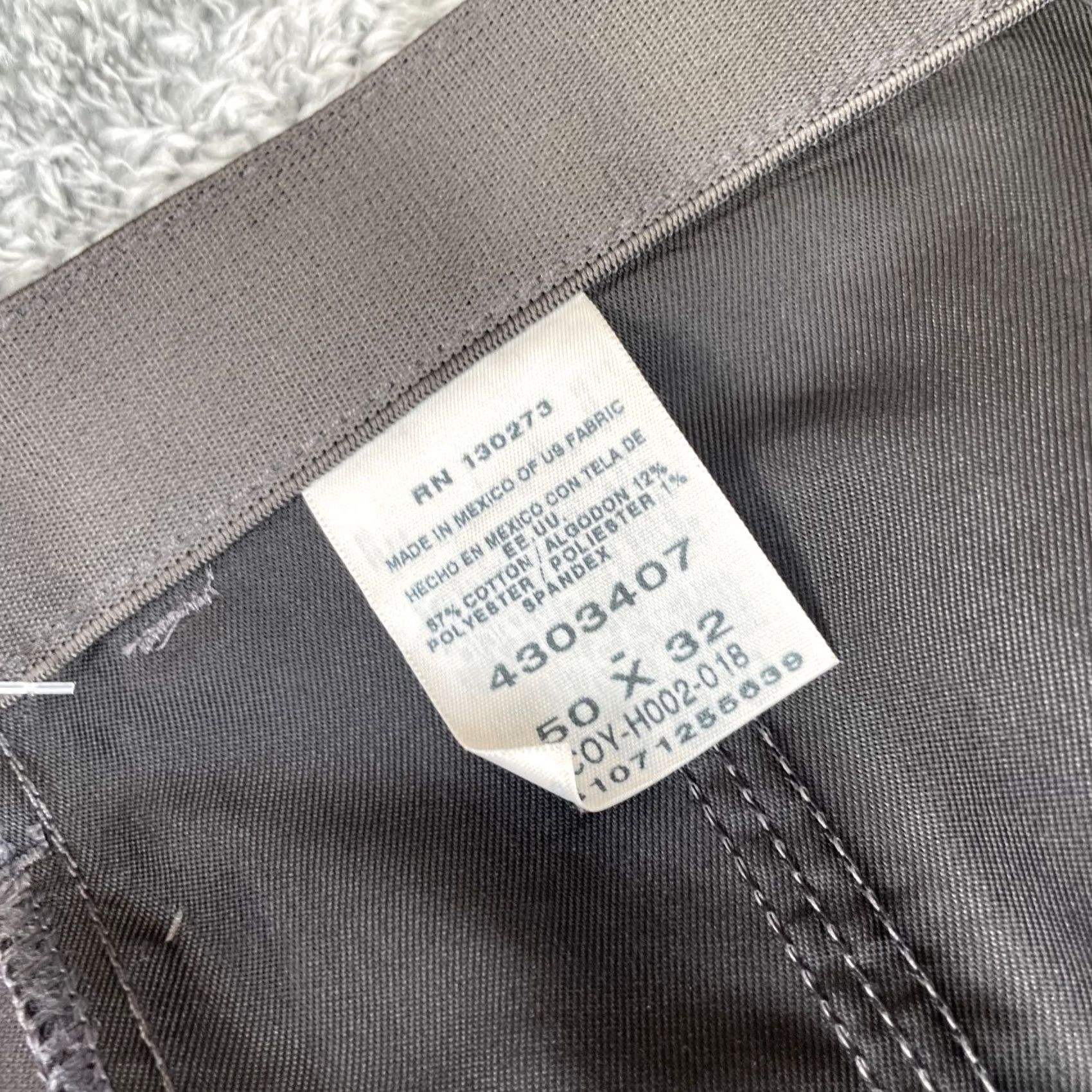 Lee Lee Pants Mens 50x32 Gray Chino Relaxed Fit Wrinkle Resistant Pleated Shirt? (Note: Original is pants, not shirt) Size US 34 / EU 50 - 4 Thumbnail
