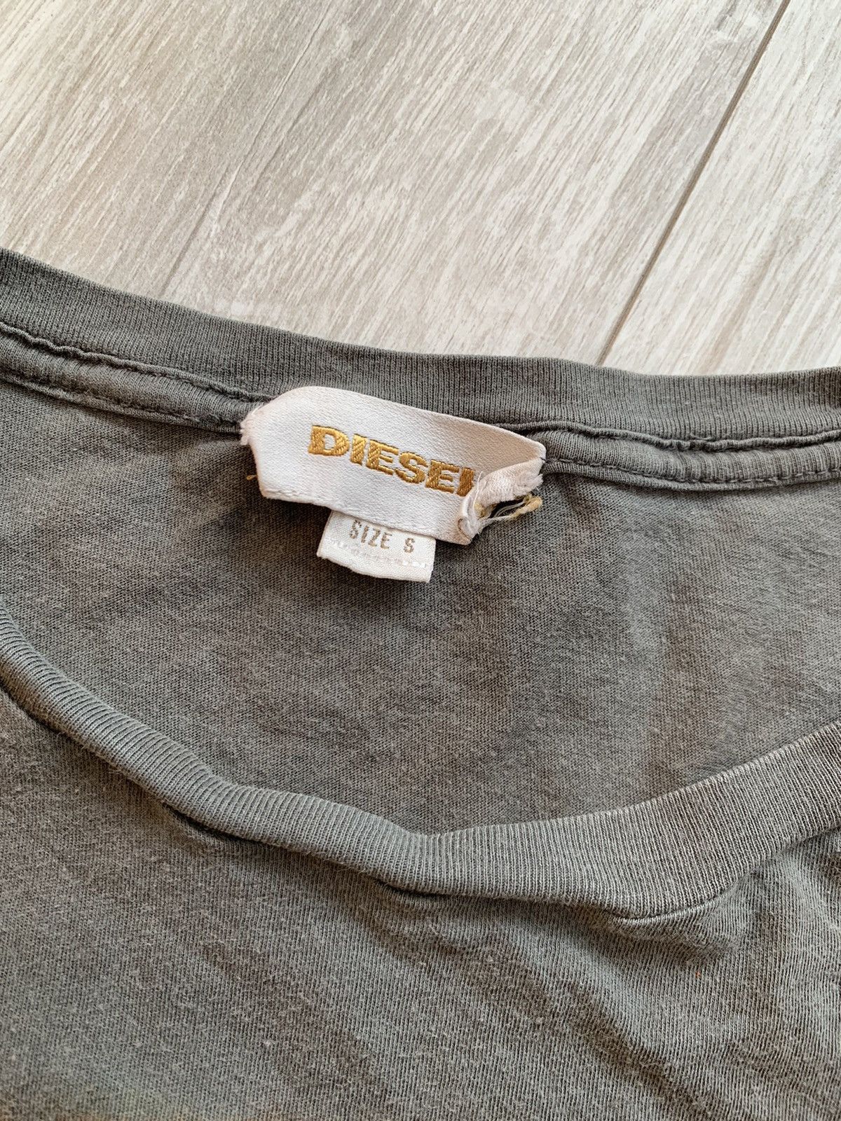 Diesel Vintage Diesel T-shirt Burned Identity Size US S / EU 44-46 / 1 - 8 Thumbnail