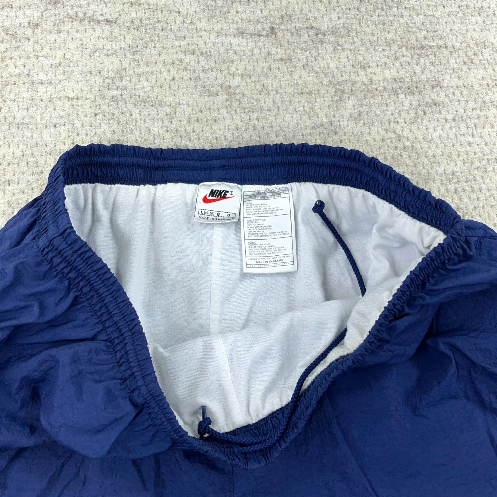 Nike VINTAGE Nike Pants Women L Navy Blue Track Pants 90s Sportswear Baggy Windbreakers Nike Sportswear Womens Size 36" / US 14 / IT 50 - 3 Thumbnail