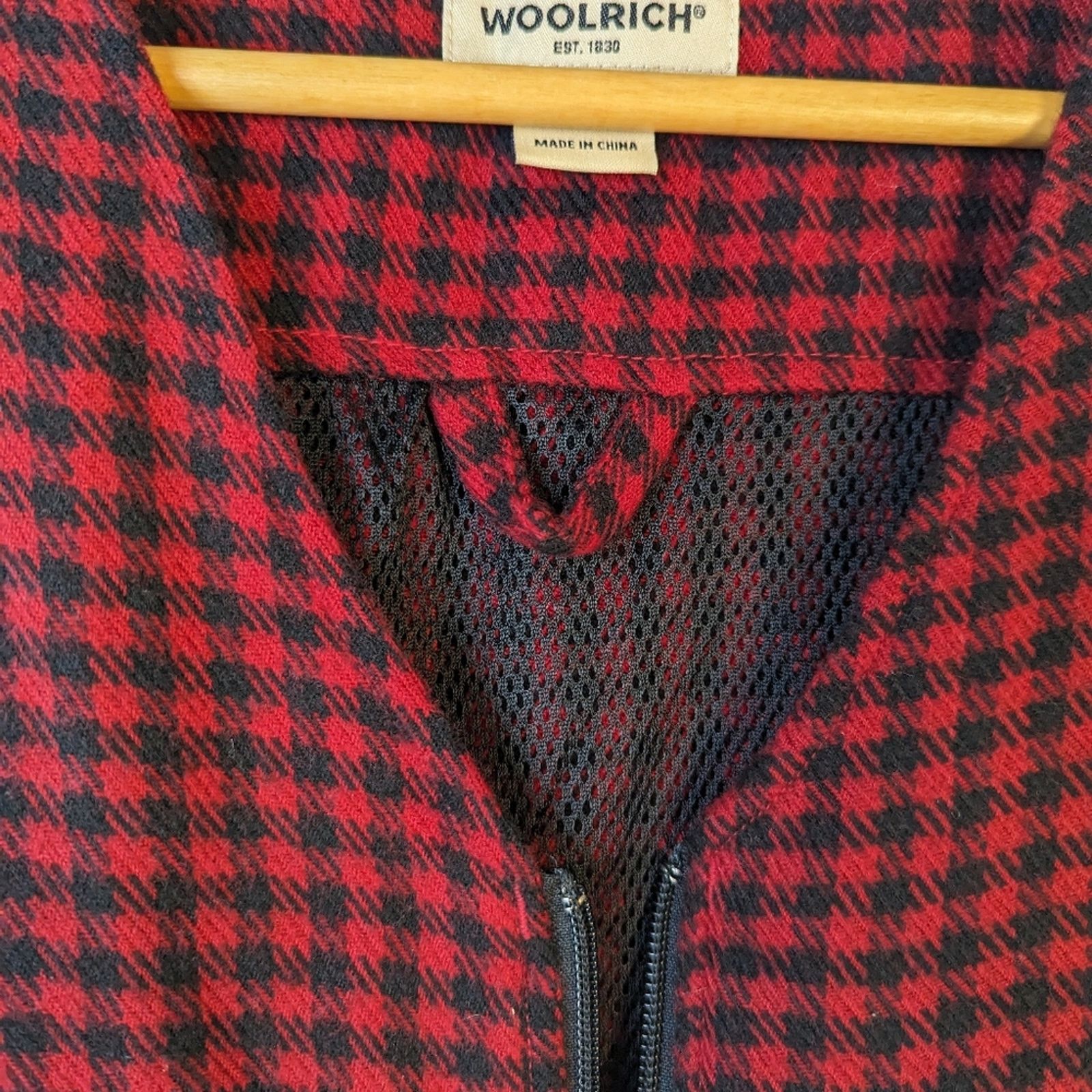 Woolrich Woolen Mills Vintage Woolrich Women's Ruby Plaid Houndstooth Hunting Vest Size M / US 6-8 / IT 42-44 - 6 Thumbnail