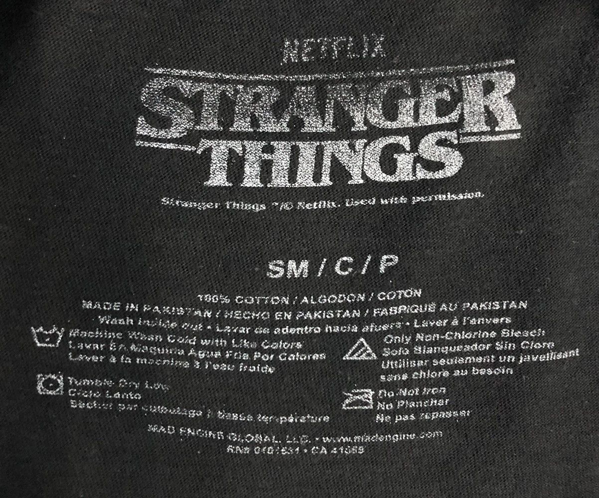 Vintage Netflix Stranger Things The Demogorgon T-Shirt Size US S / EU 44-46 / 1 - 7 Thumbnail