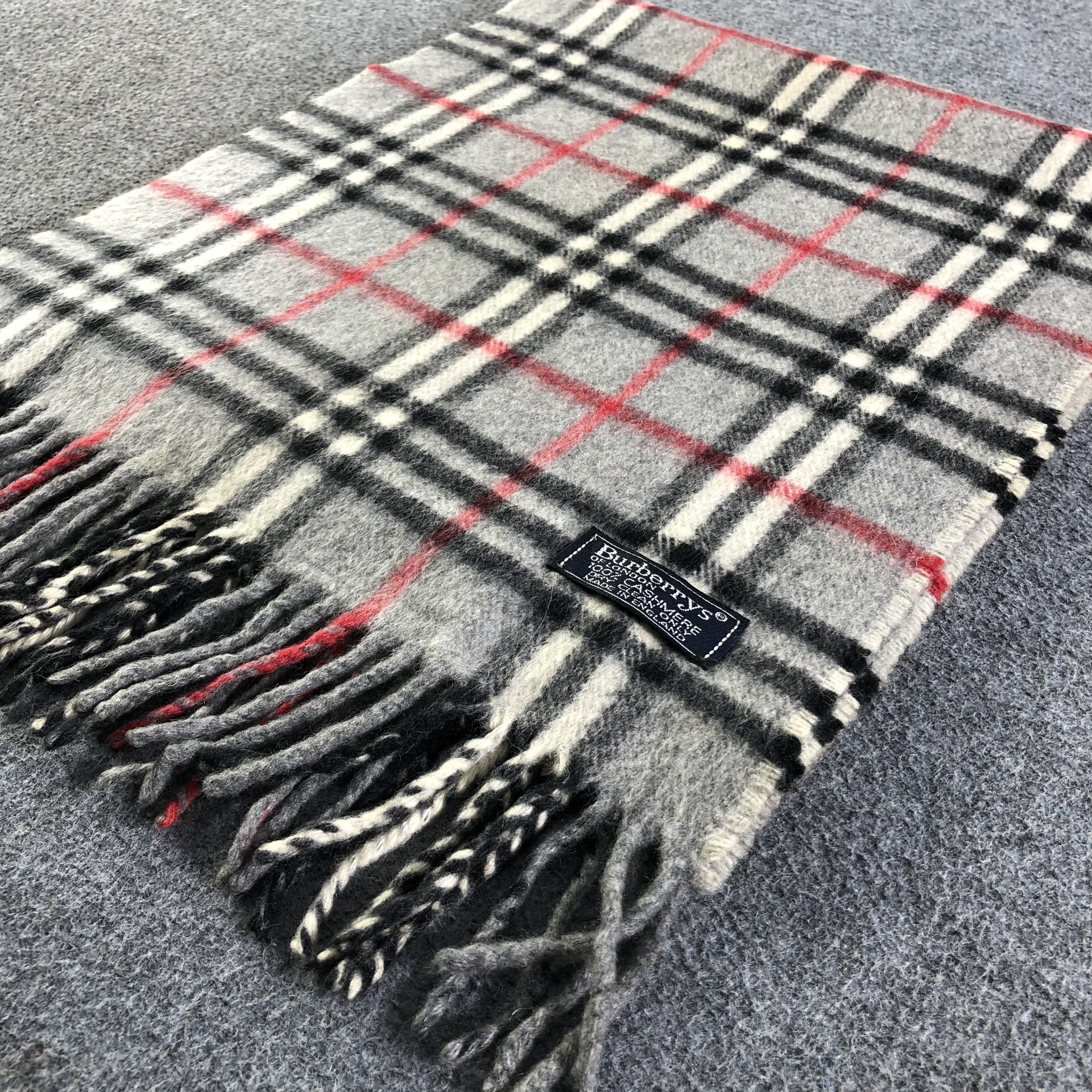 Burberry Burberrys Scarf / Muffler / Neckwear P641 Size ONE SIZE - 4 Thumbnail