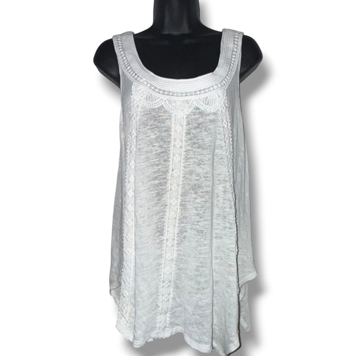 Anthropologie Anthropologie Cupid white linen blend lace detail tank top Size M / US 6-8 / IT 42-44 - 1 Thumbnail