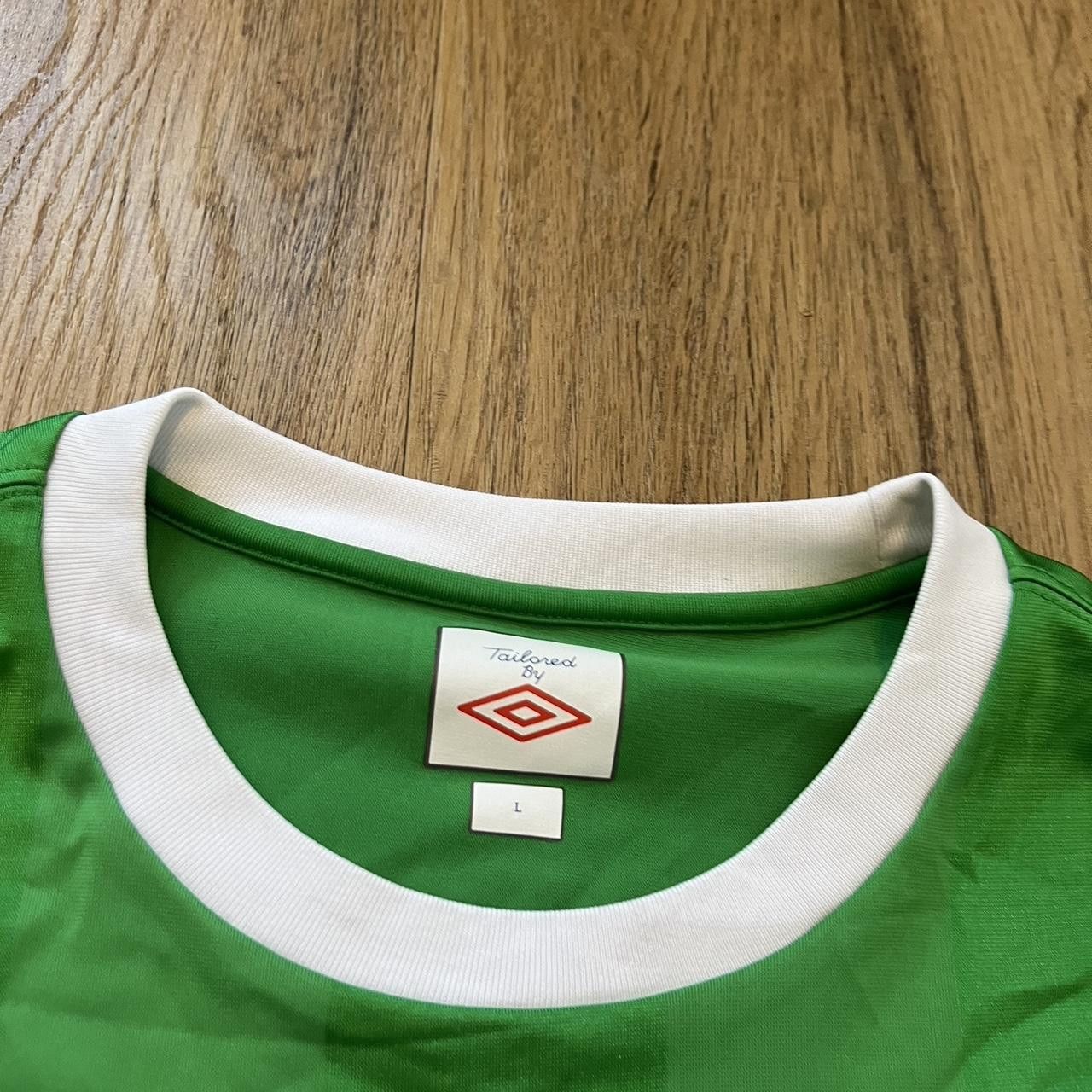 Umbro 2010-12 Northern Ireland Home Football Shirt Umbro Size US L / EU 52-54 / 3 - 4 Thumbnail
