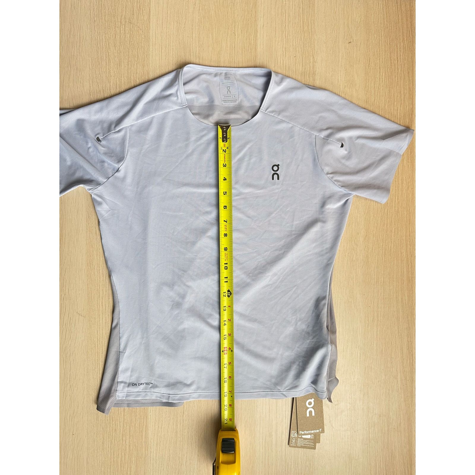 On On Performance-T Shirt in Nimbus/Lilac Women's Size M - New Size M / US 6-8 / IT 42-44 - 9 Thumbnail