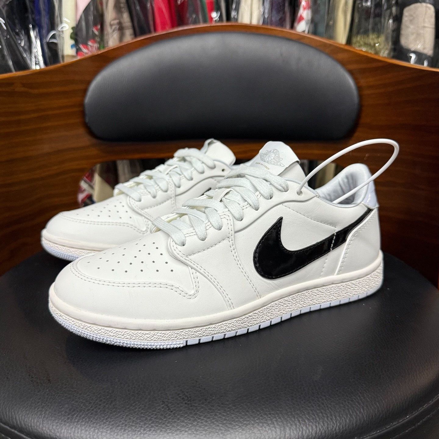 Nike Nike AJ1 Collab White Lowtop Sneakers 6 Men Size US 6 / EU 39 - 1 Thumbnail