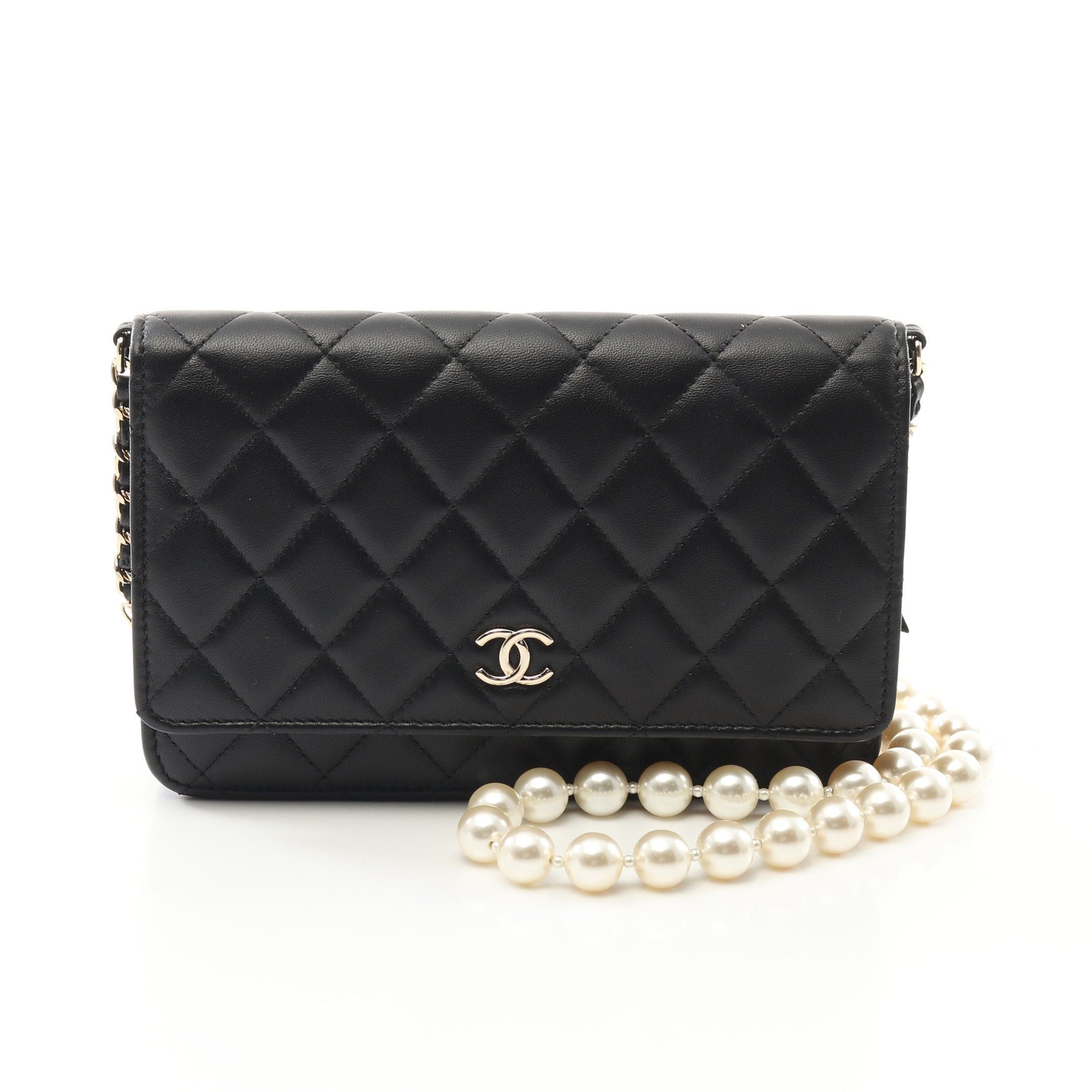Chanel Chanel Matelasse Chain Wallet Lambskin Black Gold Hardware Fake Pearl Size ONE SIZE - 1 Thumbnail