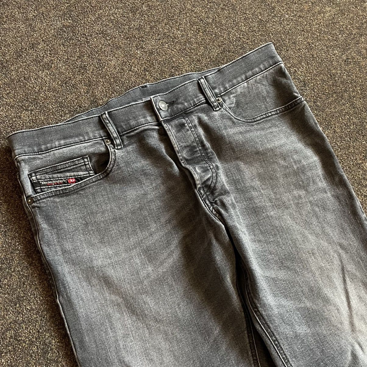 Vintage Vintage Diesel Faded Distressed Slim Jeans Grunge W36 Logo Size US 36 / EU 52 - 4 Thumbnail