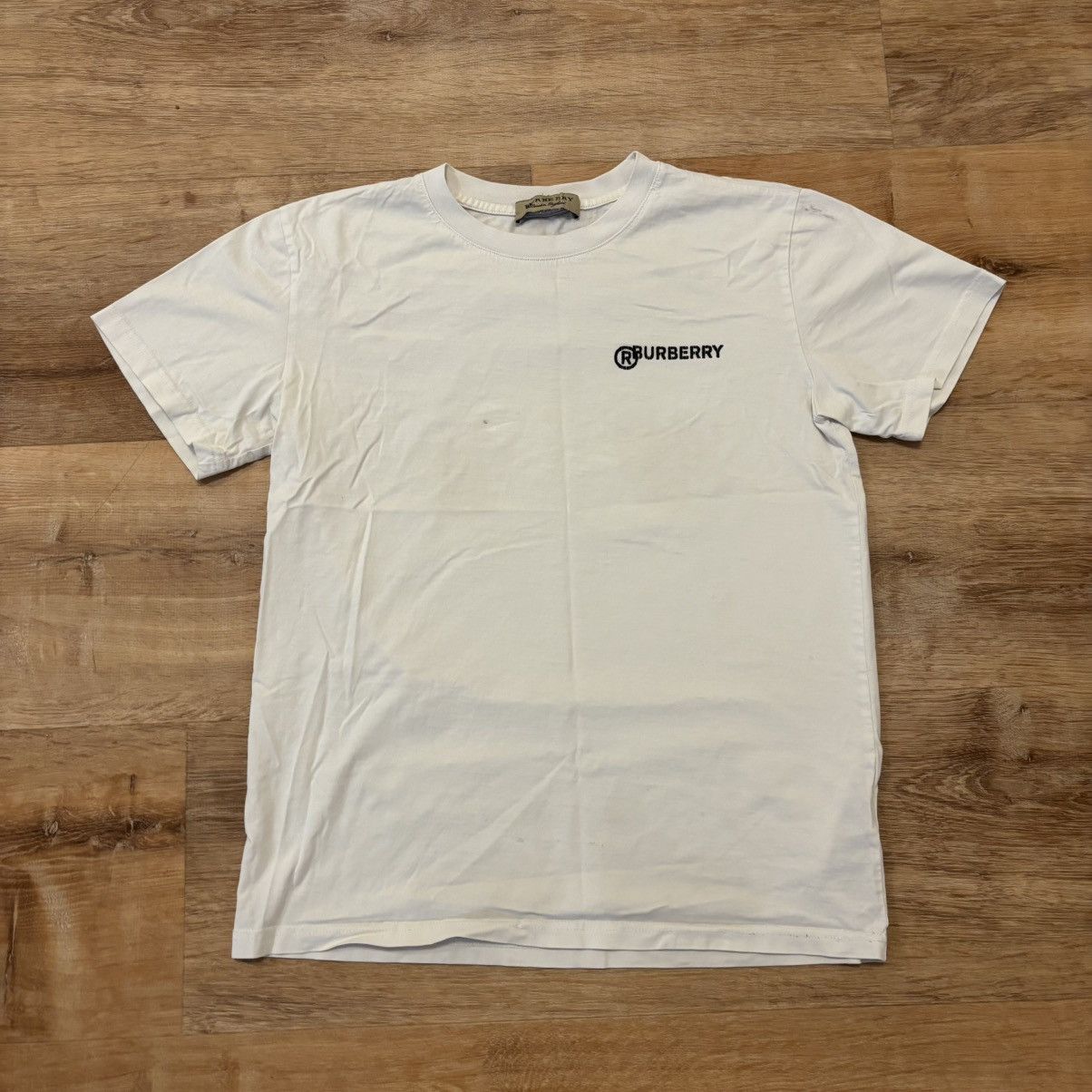 Burberry Burberry limited white tee size small Size US S / EU 44-46 / 1 - 1 Thumbnail