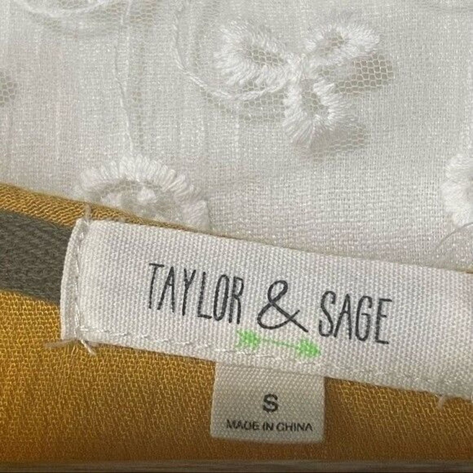 Other Taylor & Sage Women's Bell Sleeve Tie V-Neck Shirt Small Size S / US 4 / IT 40 - 3 Thumbnail