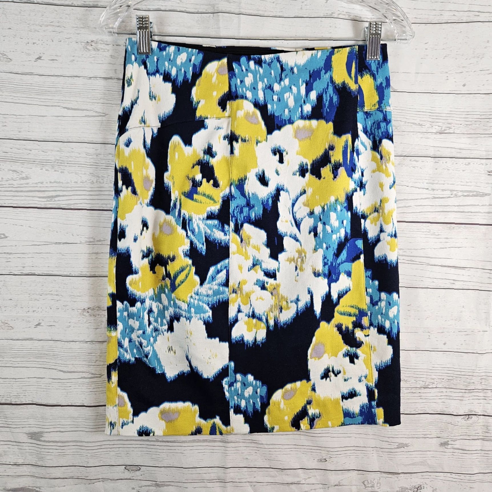 Vintage Lysse Womens Pencil Skirt Sz Small Blue White Pull On Viscose Blend Skirt Shorts Length 21" Waist 13.5" Womens Size 28" / US 6 / IT 42 - 2 Thumbnail