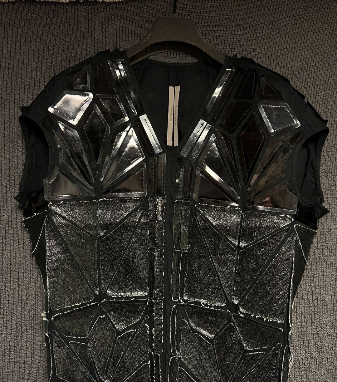 Rick Owens Rick Owens 19ss mainline sequin scale armor shoulder vest-2 Size US L / EU 52-54 / 3 - 3 Thumbnail