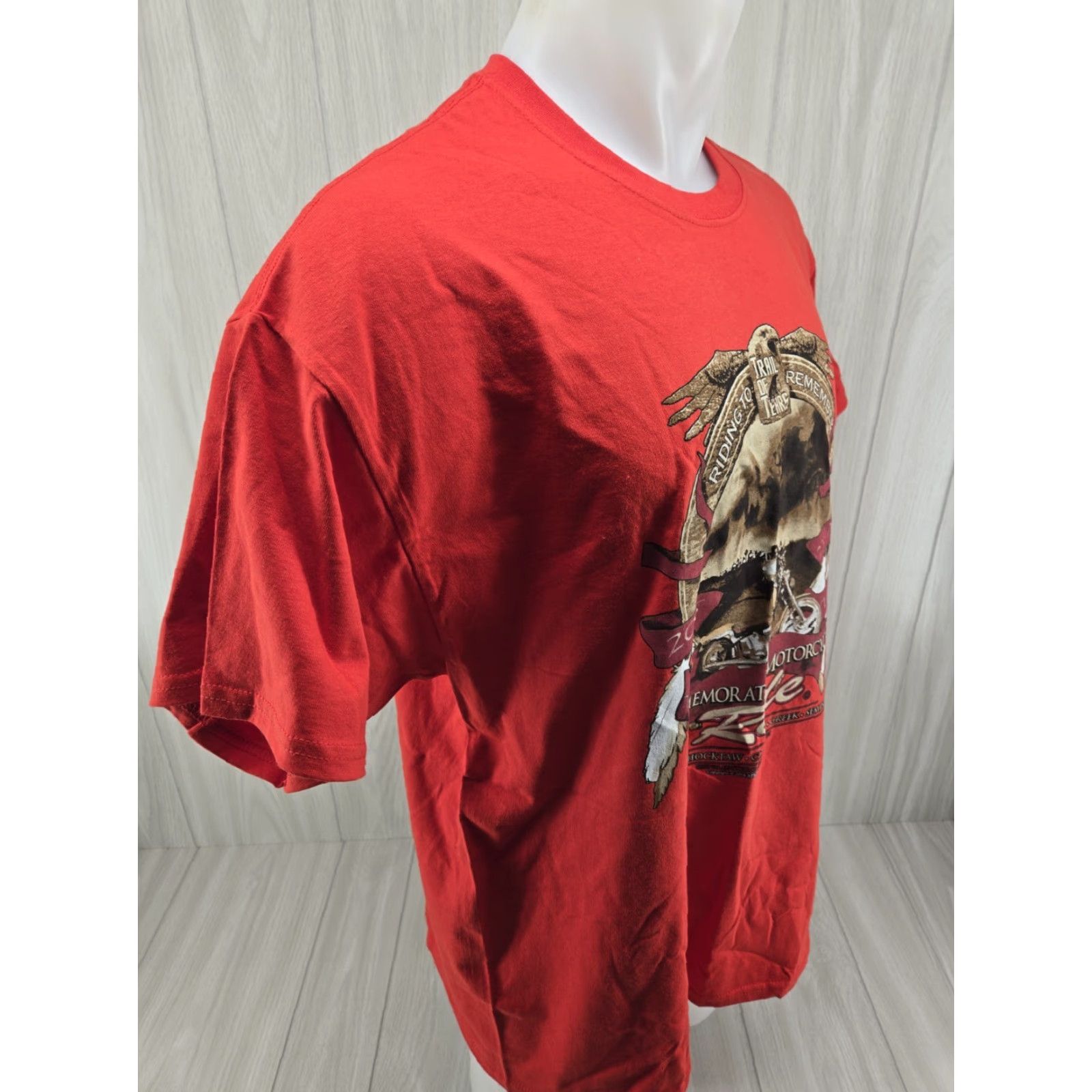 Gildan VINTAGE 2016 23rd Annual Motorcycle Ride Trail of Tears Red Cotton T-shirt XL Men T-Shirt Short Sleeve Crew Neck Graphic Print Gildan Size US XL / EU 56 / 4 - 6 Thumbnail