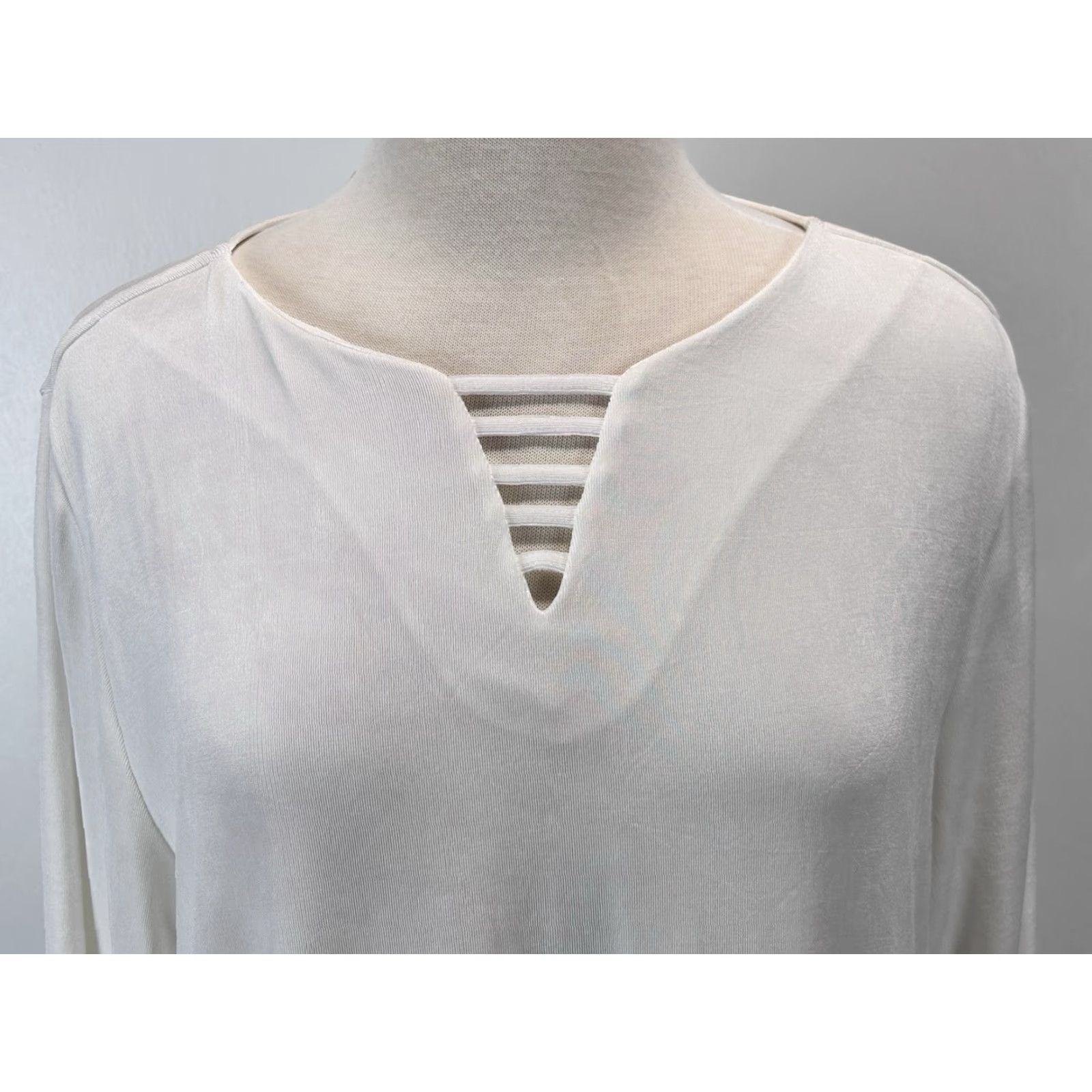 Vintage VINTAGE Chicos Women’s Tunic Shirt, Casual Travel Wear, Size 16/18, White, 3/4 Sleeve, Round Neck Size XXL / US 16-18 / IT 52-54 - 5 Thumbnail