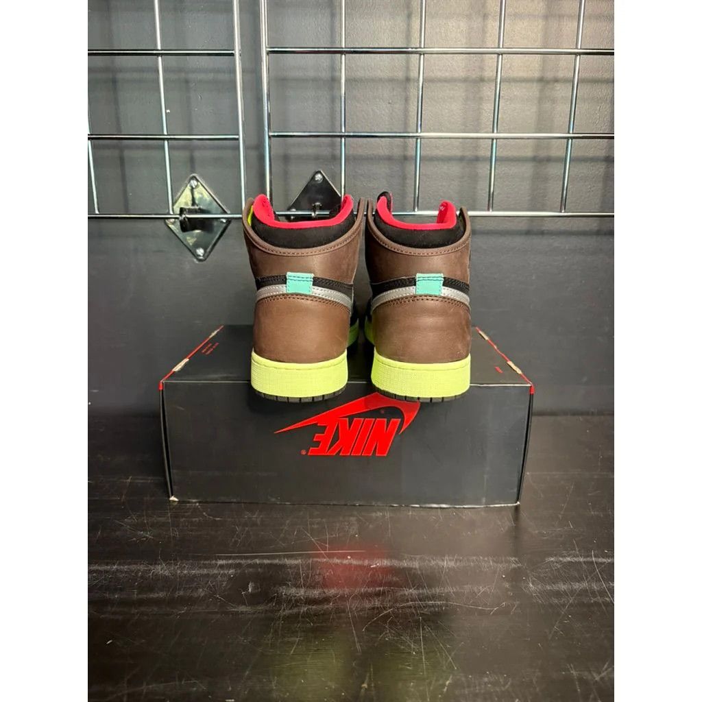 Jordan Brand Air Jordan 1 Retro High "Tokyo Bio Hack" (GS) **PRE-OWNED** Size US 7 / EU 40 - 4 Thumbnail