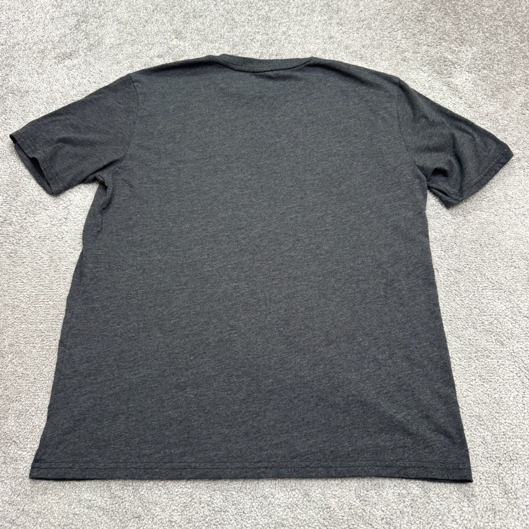Oakley VINTAGE Oakley Mens T-Shirt Regular Fit Short Sleeve Crew Neck Logo Casual Activewear 90s Gray Size US L / EU 52-54 / 3 - 2 Thumbnail