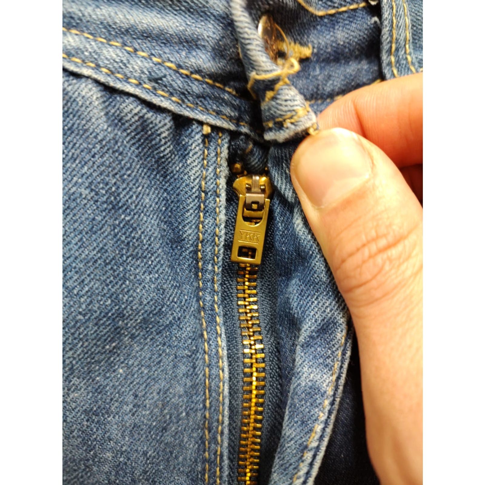 Denime VINTAGE Braxton Jeans Women 22 x 34 Denim Stretch 5-Pocket Blue Tapered Straight Rise High Zipper Closure Mens? Women? Size 40" / US 18 - 7 Thumbnail