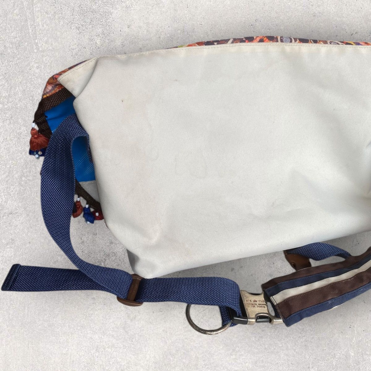 Undercover SS08 Ethnic Messenger Sling Bag Size ONE SIZE - 4 Thumbnail