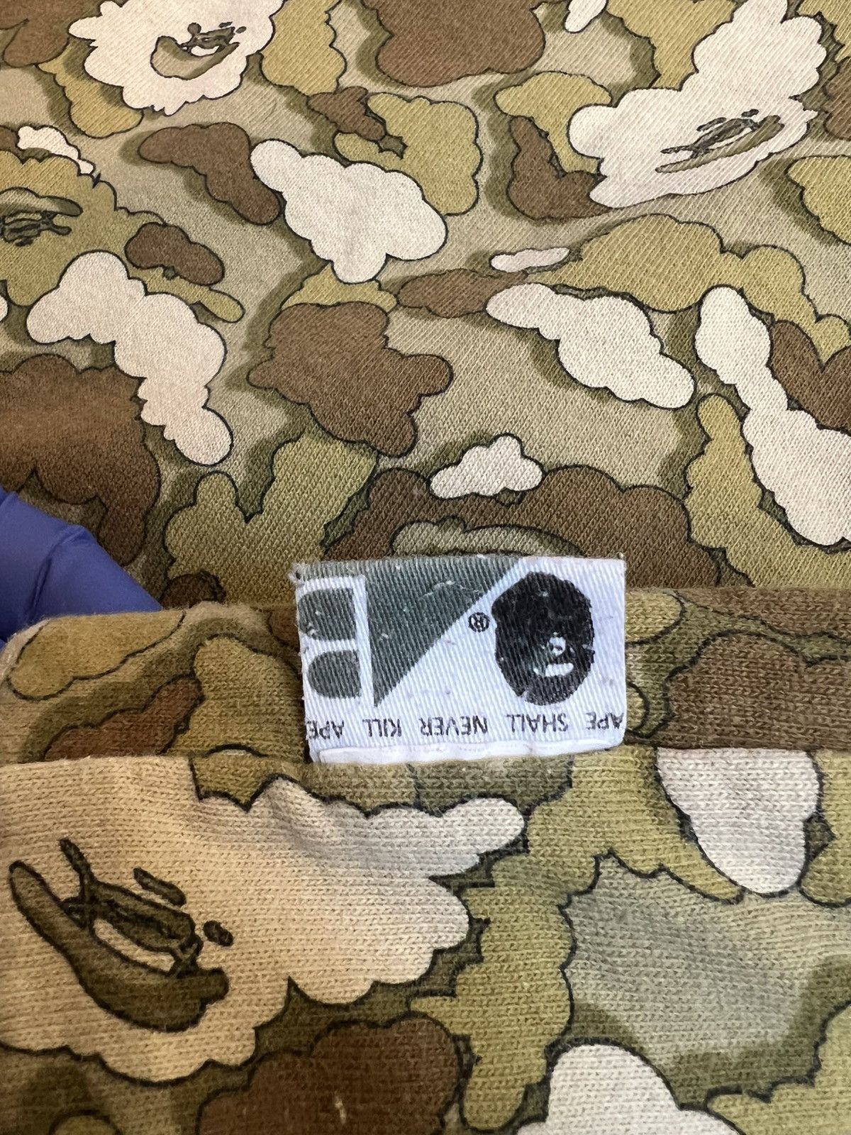 Bape Bape x Kaws Olive Cloud Camo Chomper Reversible Crewneck Size US M / EU 48-50 / 2 - 6 Thumbnail
