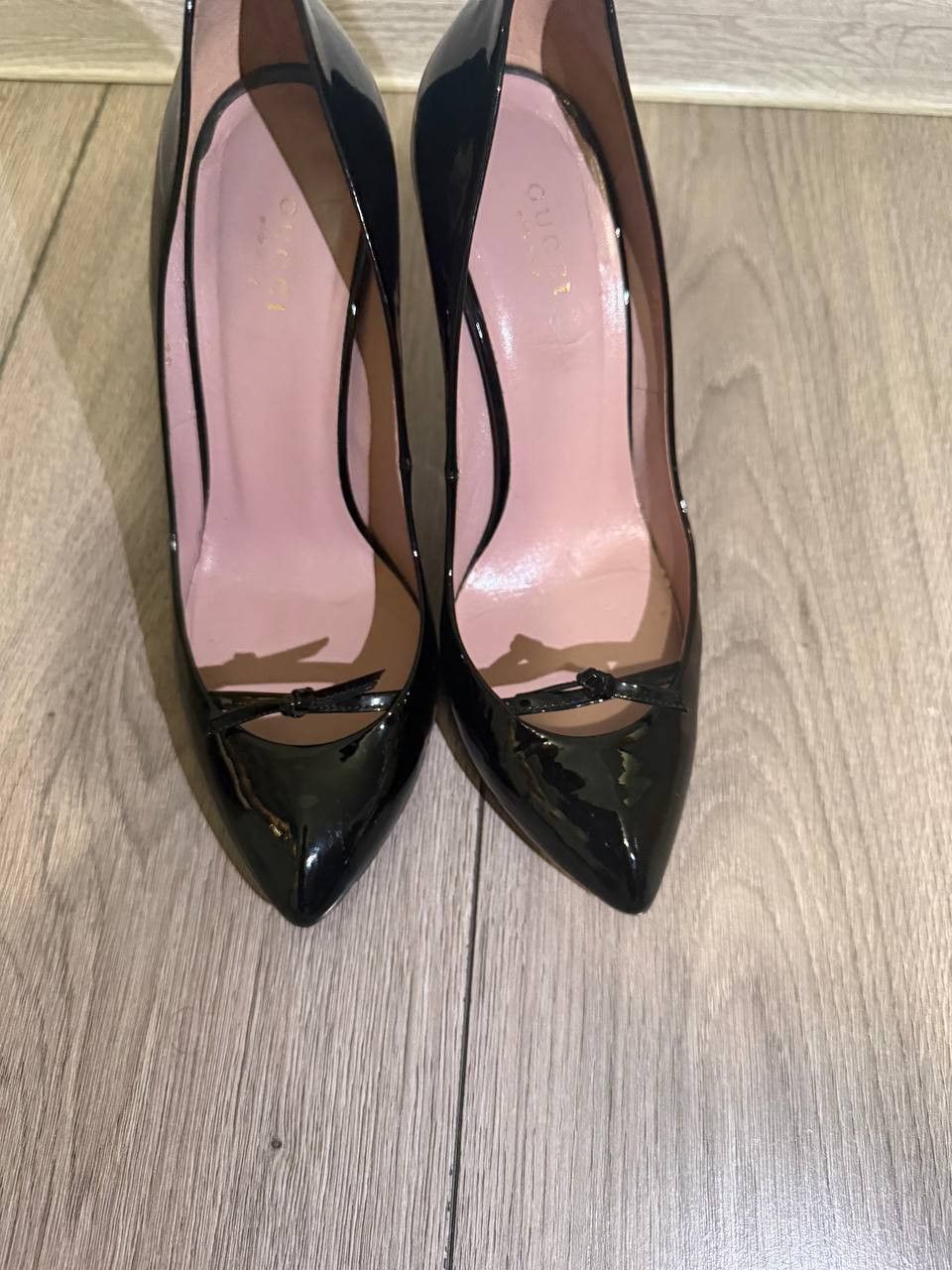 Gucci Gucci Black Patent Leather Knotted Toe Pumps Size 37 1/3 Size US 7.5 / IT 37.5 - 5 Thumbnail