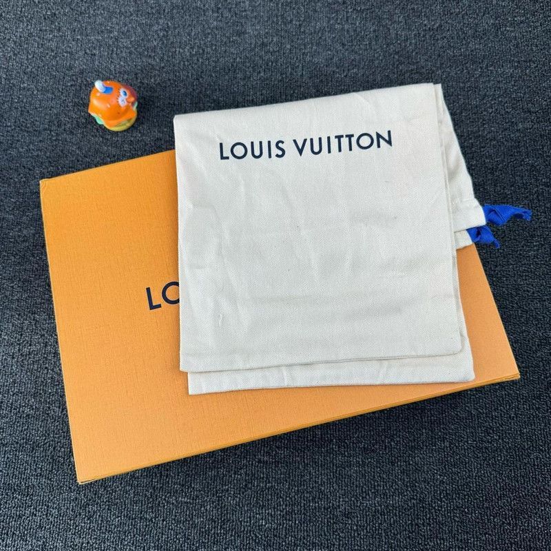 Louis Vuitton Louis Vuitton Rivoli White Leather Low-Top Sneakers -2508 Size US 11 / EU 44 - 6 Thumbnail