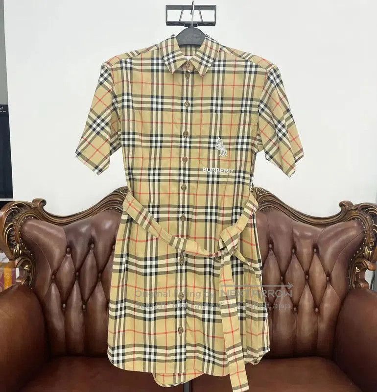 Burberry Burberry Khaki Short Sleeve Dress with Logo. Size S / US 4 / IT 40 - 1 Thumbnail