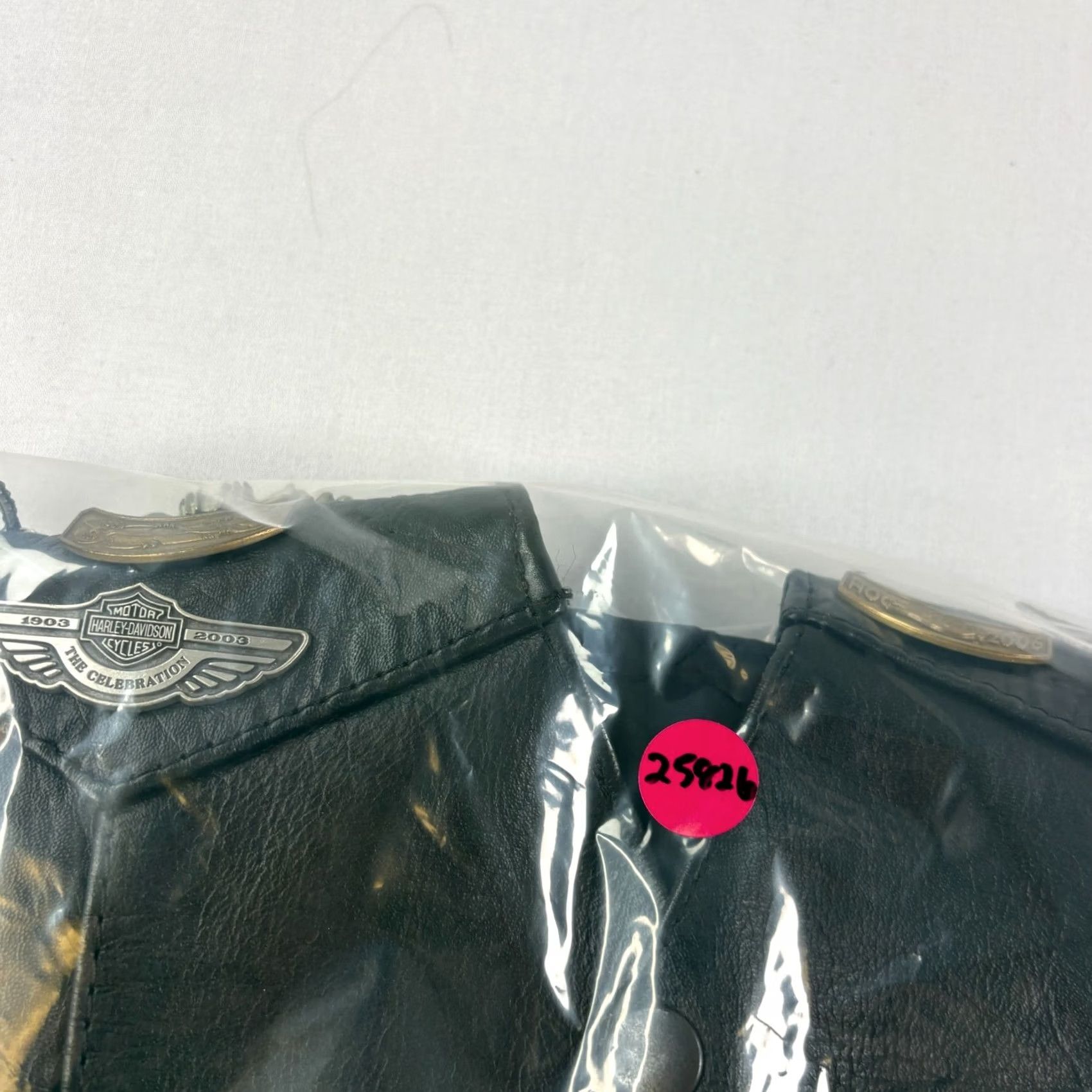 Vintage Unik Leather Vest Mens Size 40 Black Motorcyle Jacket Riding Patch Sleeveless Size US XXS / EU 40 - 8 Thumbnail