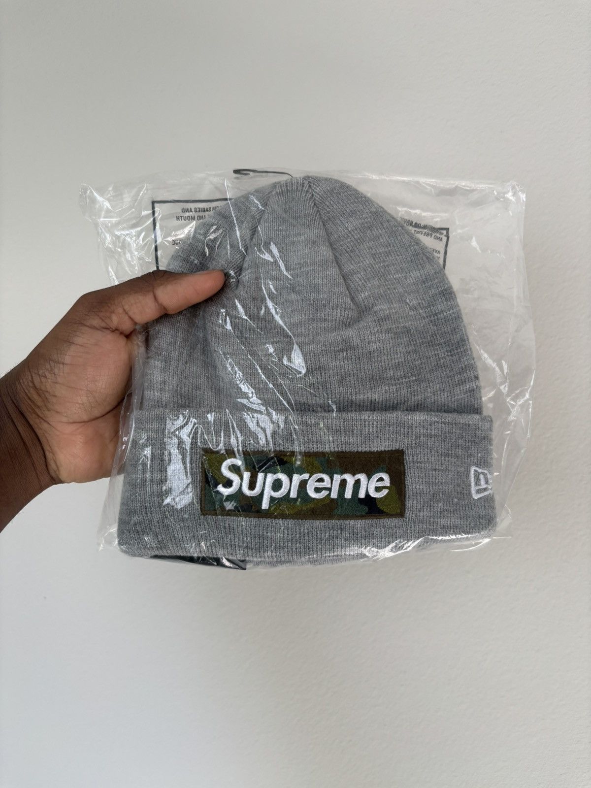 New Era × Supreme Supreme x New Era FW23 Box Logo Camo Beanie Size ONE SIZE - 2 Thumbnail