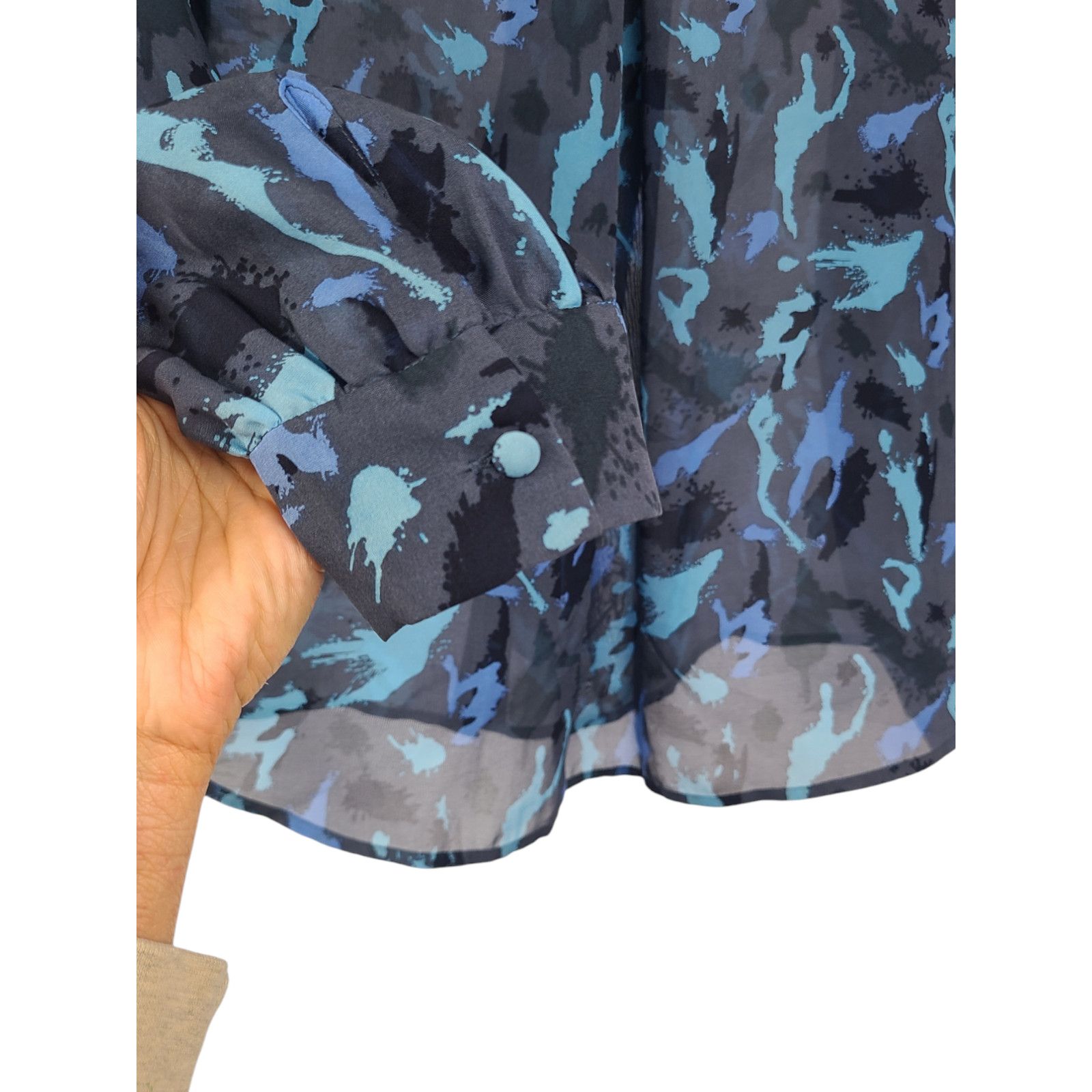 L'AGENCE L'AGENCE Silk Abstract Watercolor Print Button Up Blouse XS Size XS / US 0-2 / IT 36-38 - 6 Thumbnail