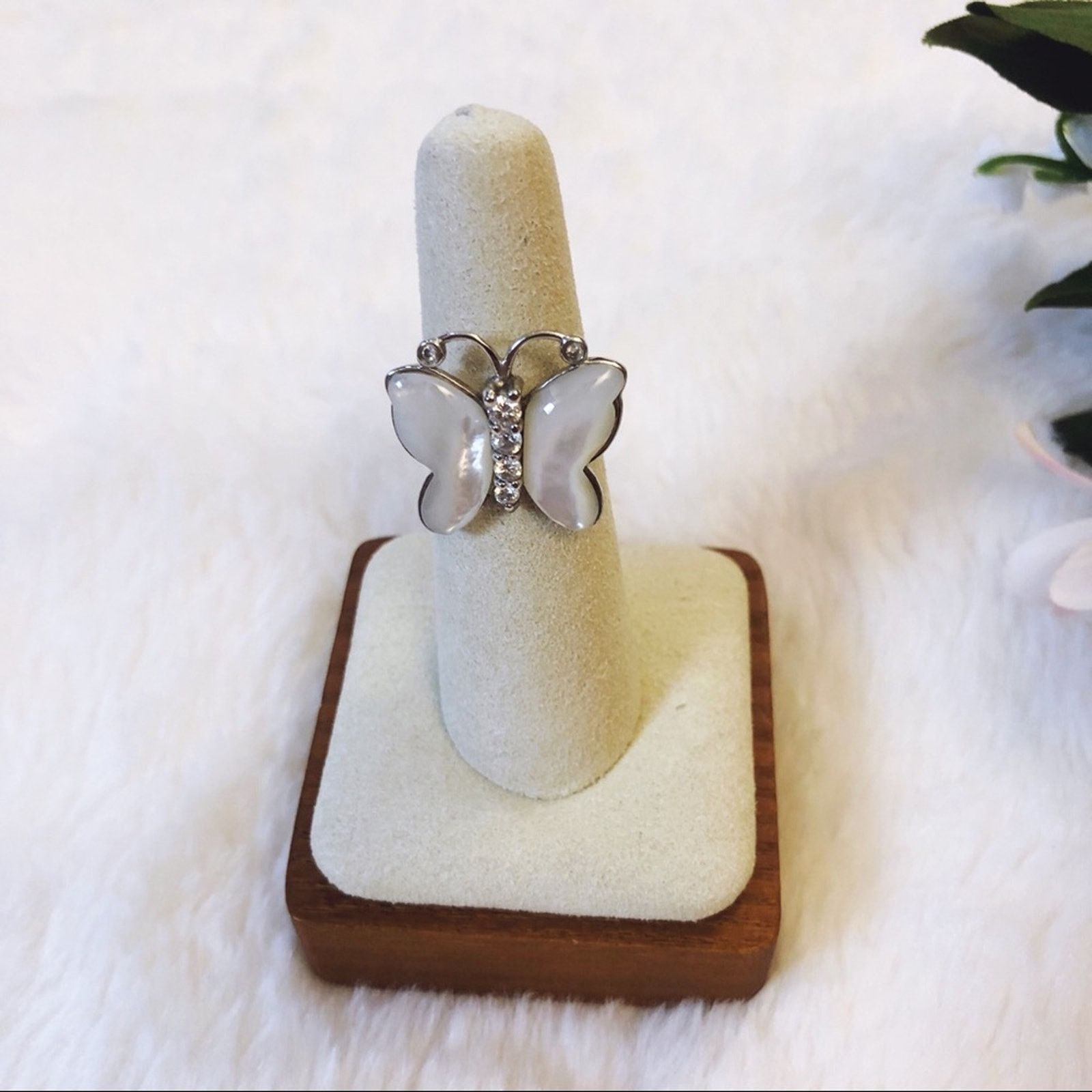 Other Sterling Silver Mother of Pearl Butterfly Ring Size ONE SIZE - 1 Thumbnail