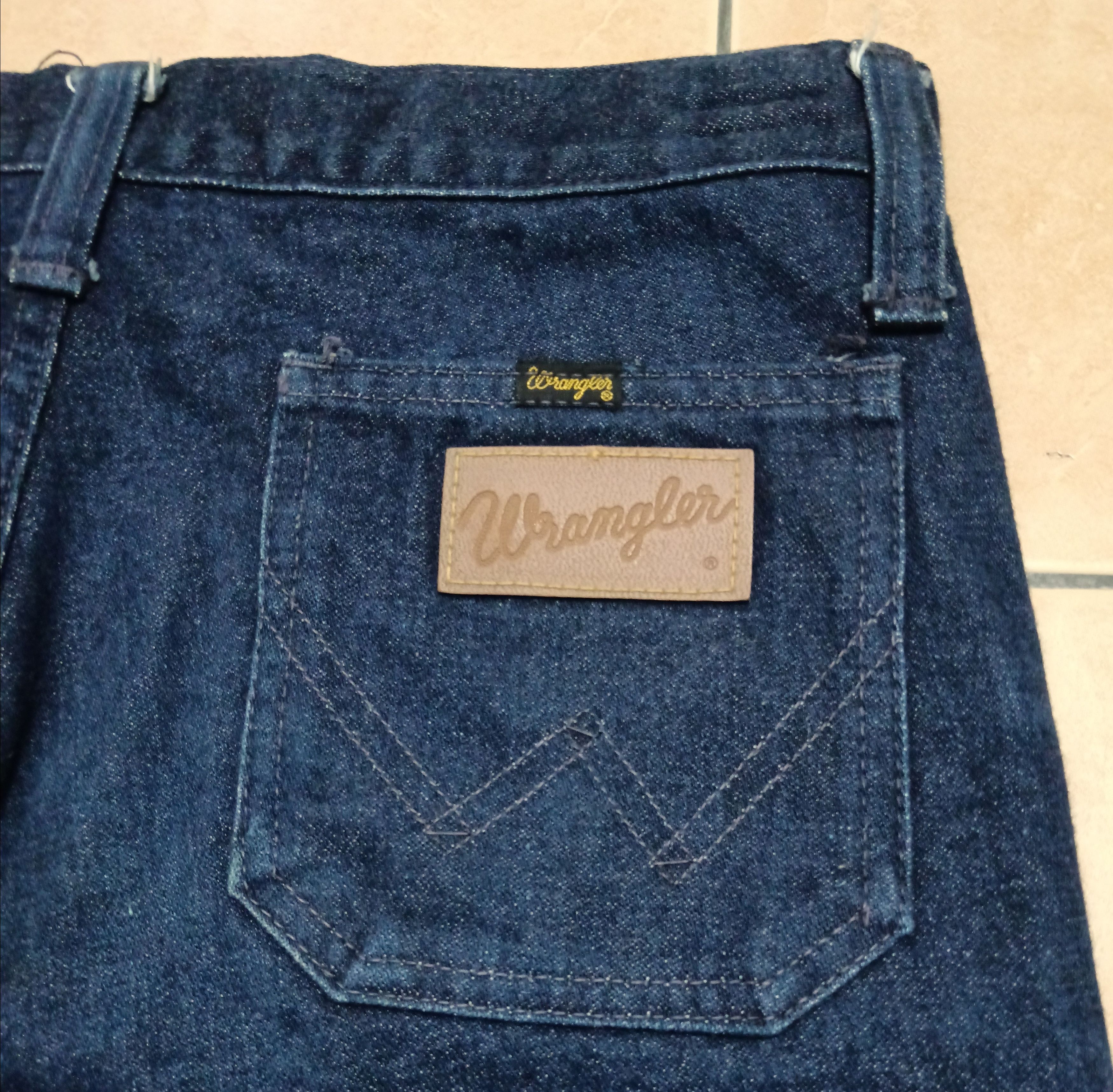 Wrangler CRAZY VINTAGE 70S/80S WRANGLER FLARED BUTTON-FLY JEANS Size US 30 / EU 46 - 9 Thumbnail