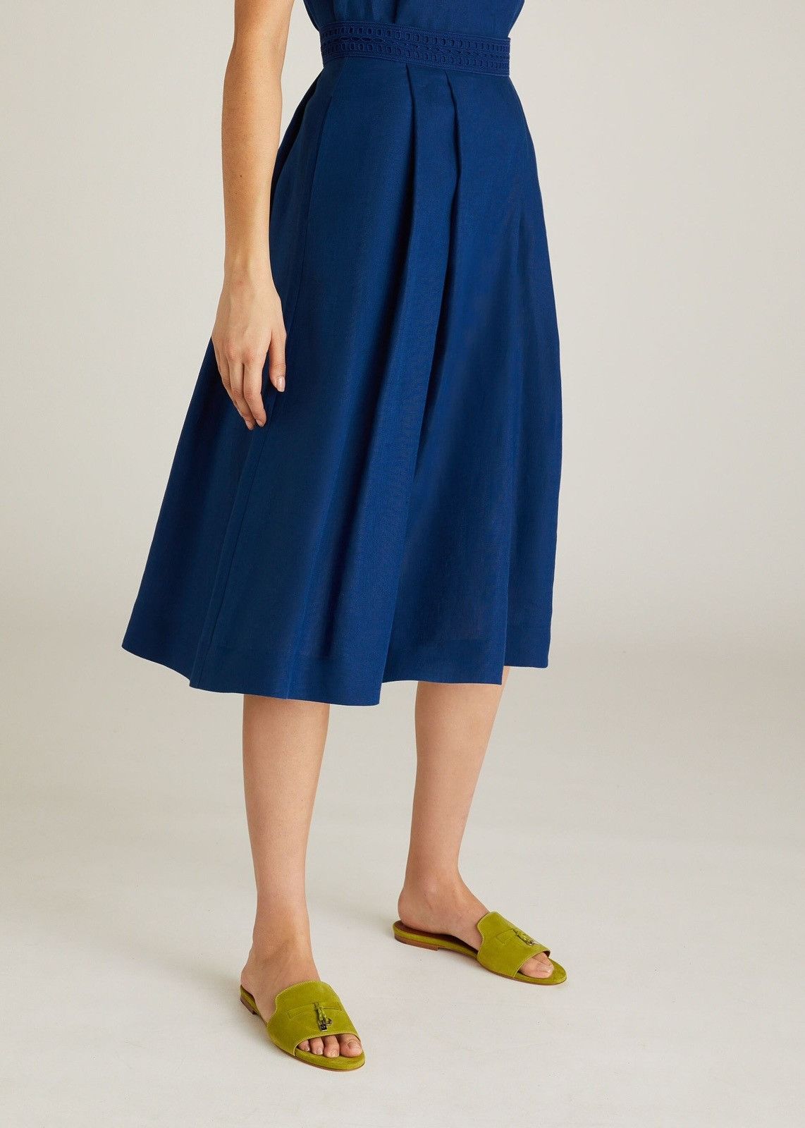 Loro Piana o1srvl11e0824 Zaira Sunny Midi Skirt in Blue Size 27" / US 4 / IT 40 - 5 Thumbnail