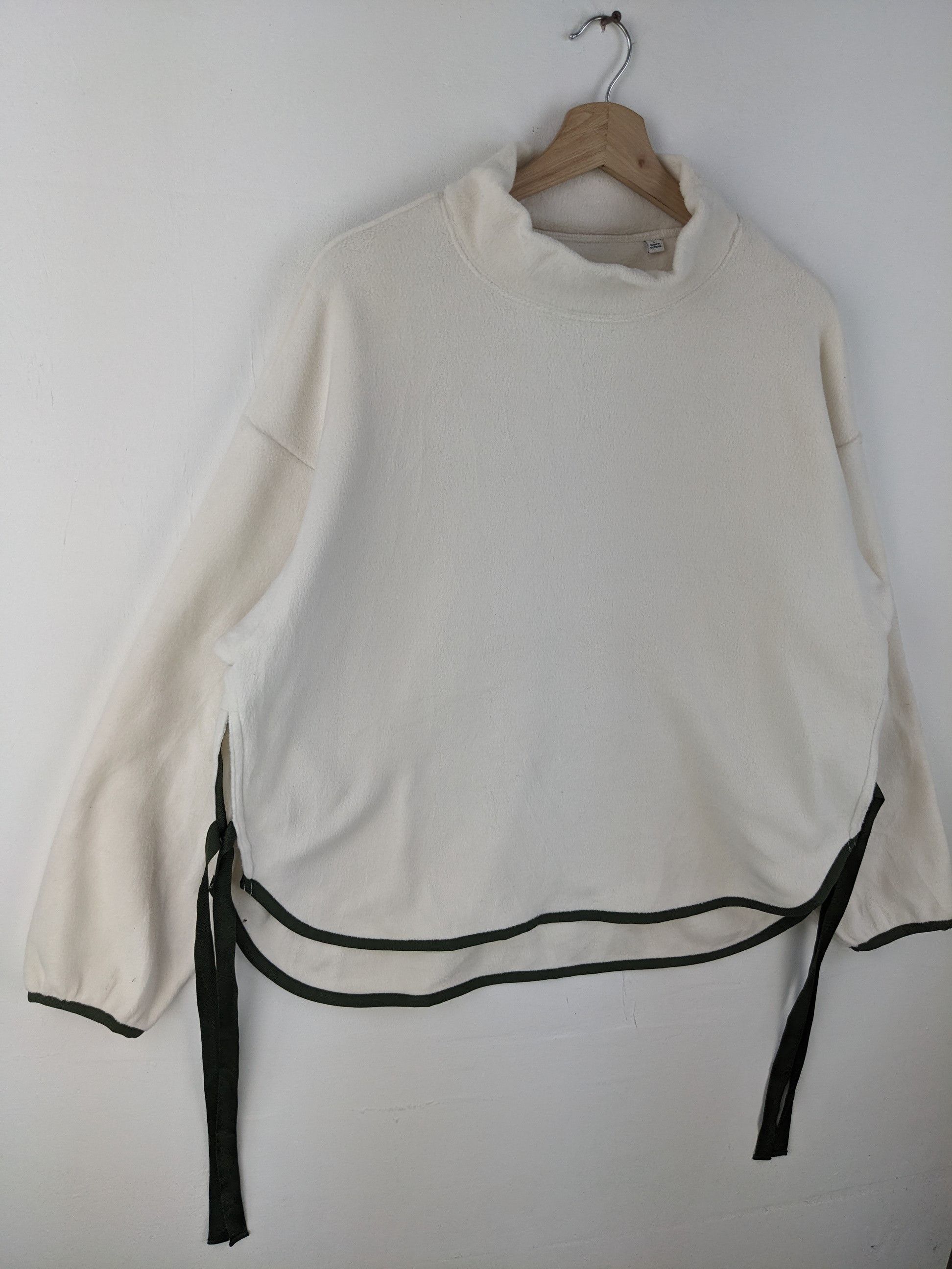 Japanese Brand × Uniqlo × White Mountaineering Uniqlo White Mountaineering Fleece Sweater Size US L / EU 52-54 / 3 - 8 Thumbnail