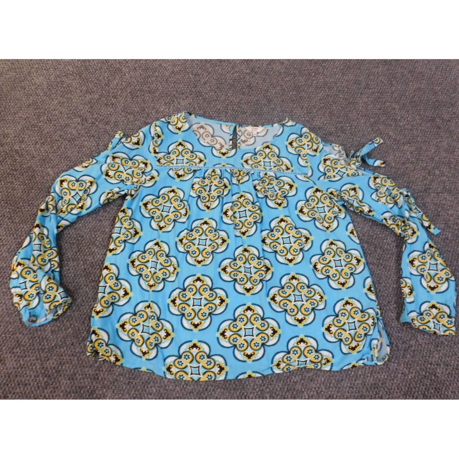 Vintage Crown & Ivy blouse Geometric Rayon Button Long Sleeve Round Neck Blue L Womens Regular fit, Pullover blouse Size L / US 10 / IT 46 - 2 Thumbnail