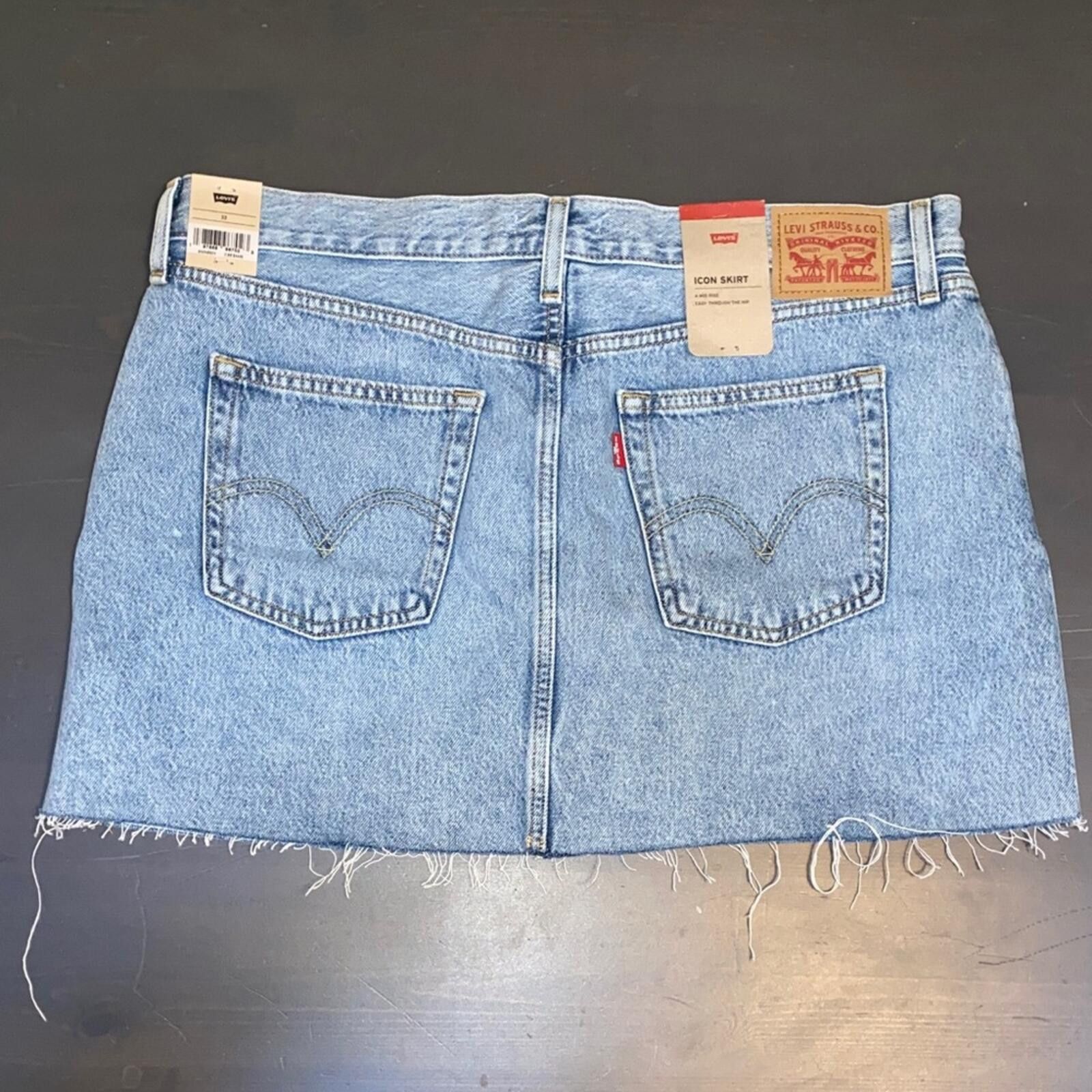 Levi's Levi’s Mid-Rise Denim Skirt Size 33 Frayed Hem Size 38" / US 16 / IT 52 - 3 Thumbnail