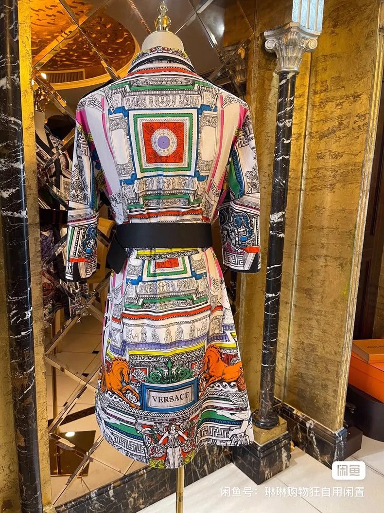 Versace Versace Bathrobe dress Size M / US 6-8 / IT 42-44 - 6 Thumbnail