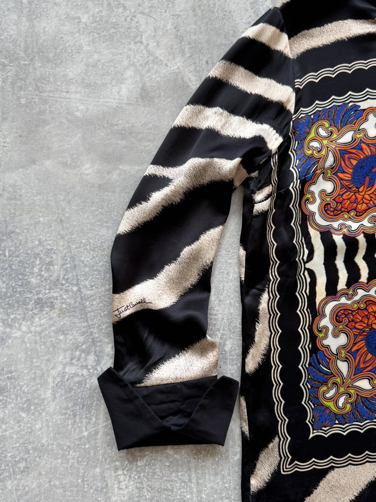 Just Cavalli Roberto Cavalli Zebra Silk Blouse Size M / US 6-8 / IT 42-44 - 4 Thumbnail