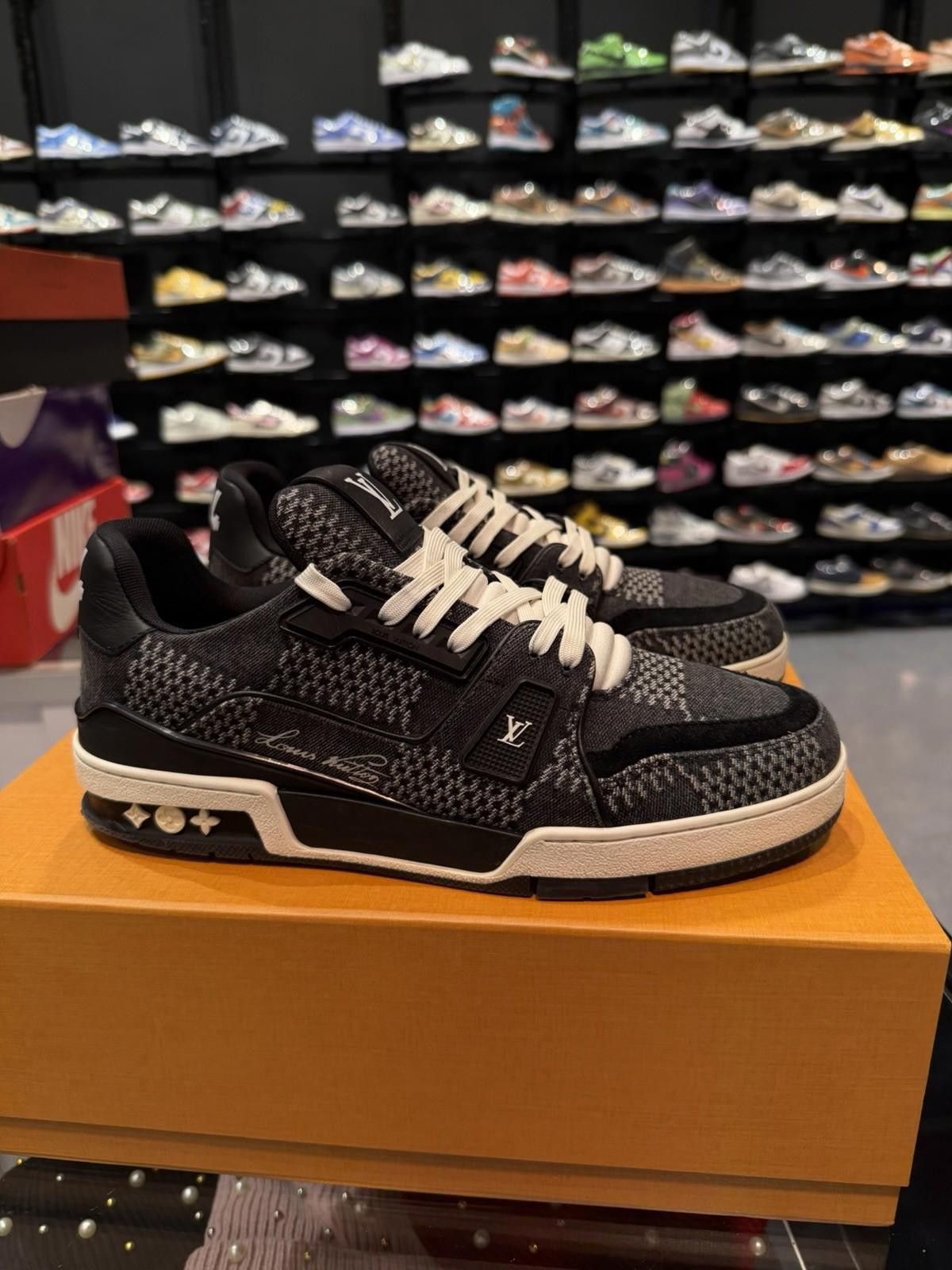 Louis Vuitton Size 7.5LV/8.5US - Louis Vuitton Trainer ' Black ' $1200 Size US 8.5 / EU 41-42 - 3 Thumbnail