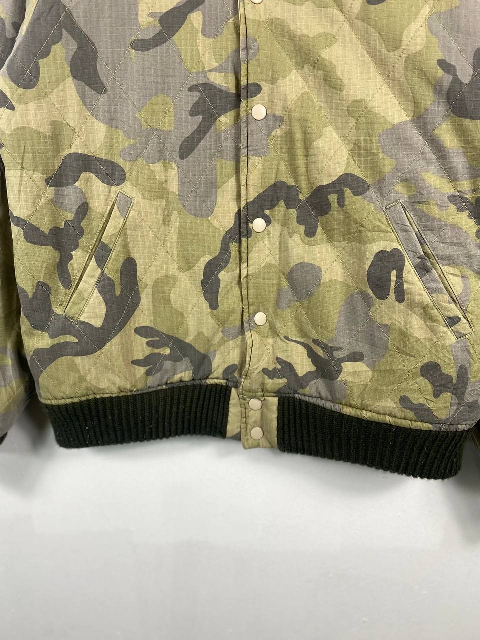 Japanese Brand japanese brand corduroy camo reversible bomber jacket Size US L / EU 52-54 / 3 - 9 Thumbnail
