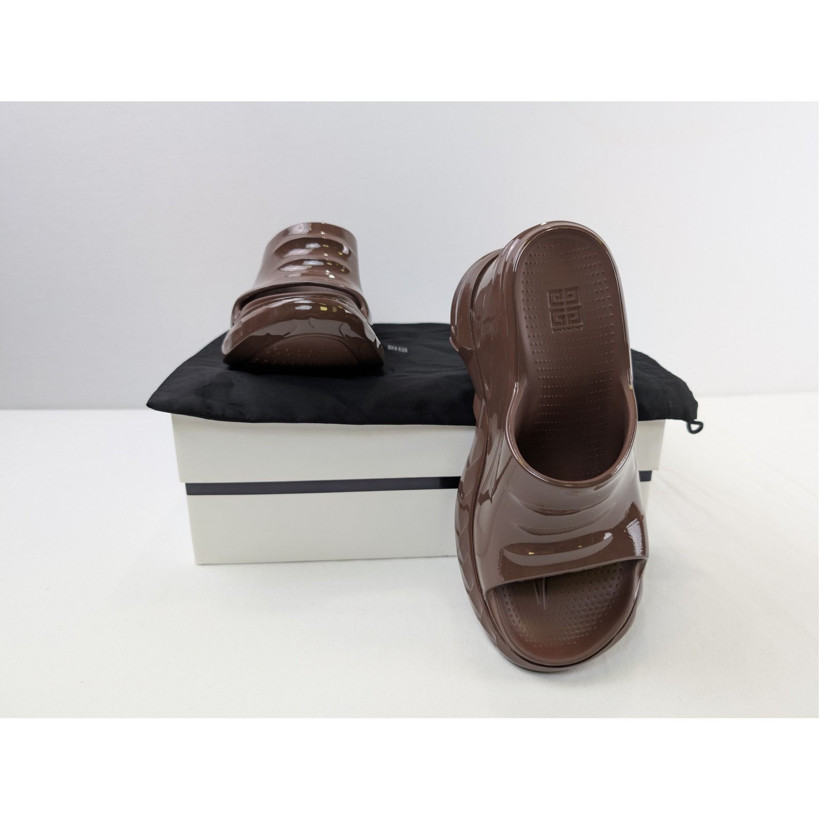 Givenchy o1rshd1 Marshmallow Slider Wedge Sandal in Chocolate Size US 9 / IT 39 - 14 Thumbnail