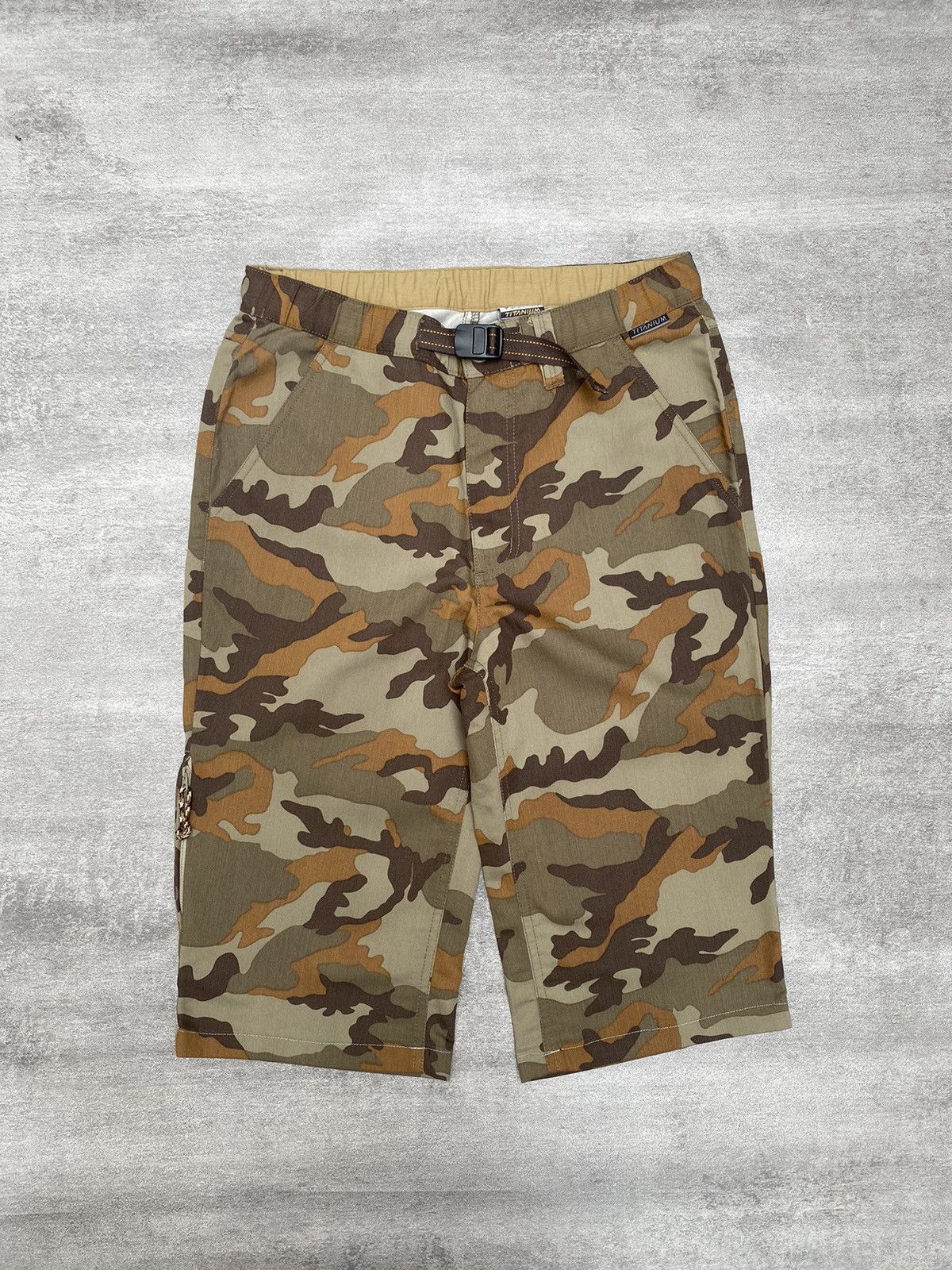 Columbia Columbia Titanium Camo Nylon Jorts Size US 30 / EU 46 - 2 Thumbnail