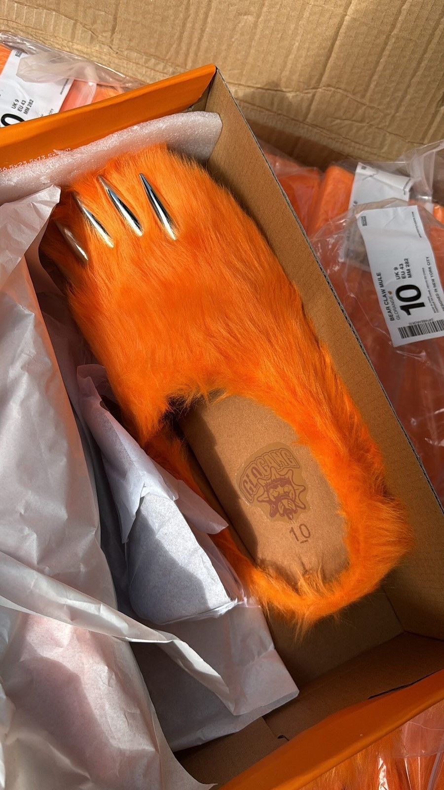 注目コラボ【GLOGANG X Bravest】 Glorange Bear Claw ミュール Bravest x Glogang Studios Bear Claw Mule Orange – Restock AR