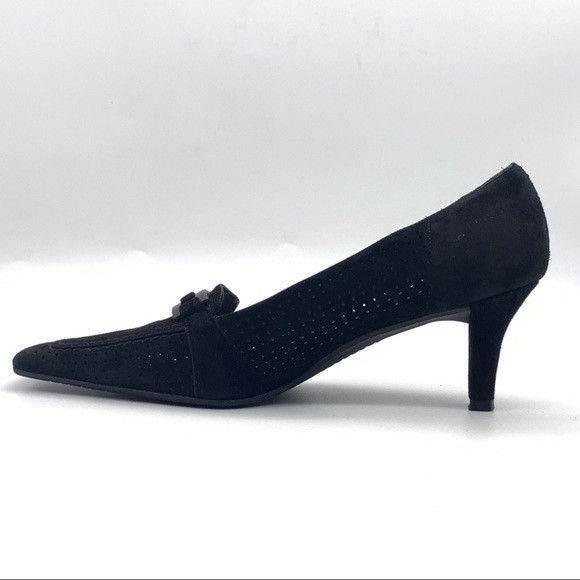 Stuart Weitzman Stuart Weitzman Vintage Perforated Black Suede Pump Size US 9 / IT 39 - 5 Thumbnail